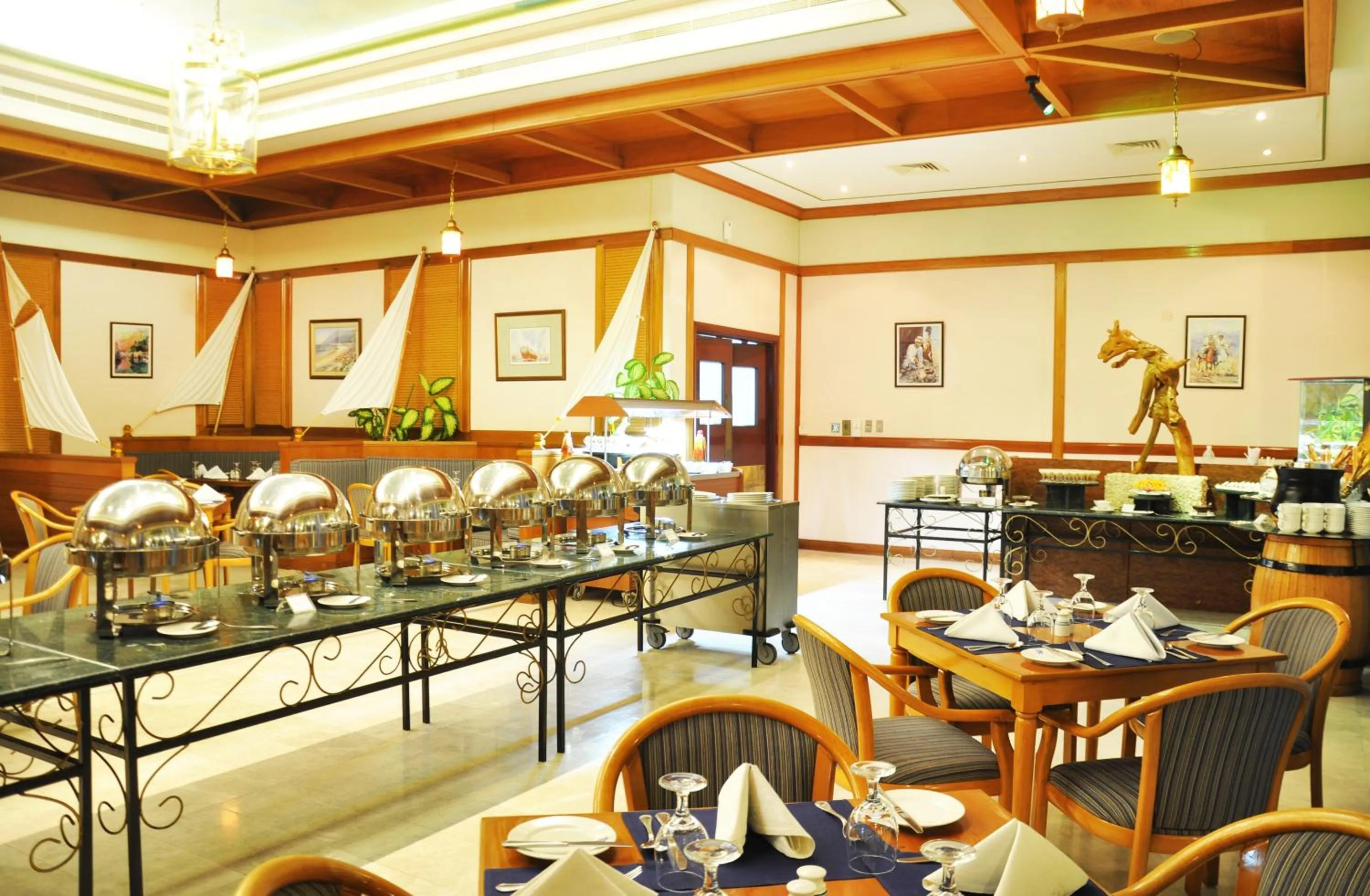 Restaurant/places to eat in Best Western Sur