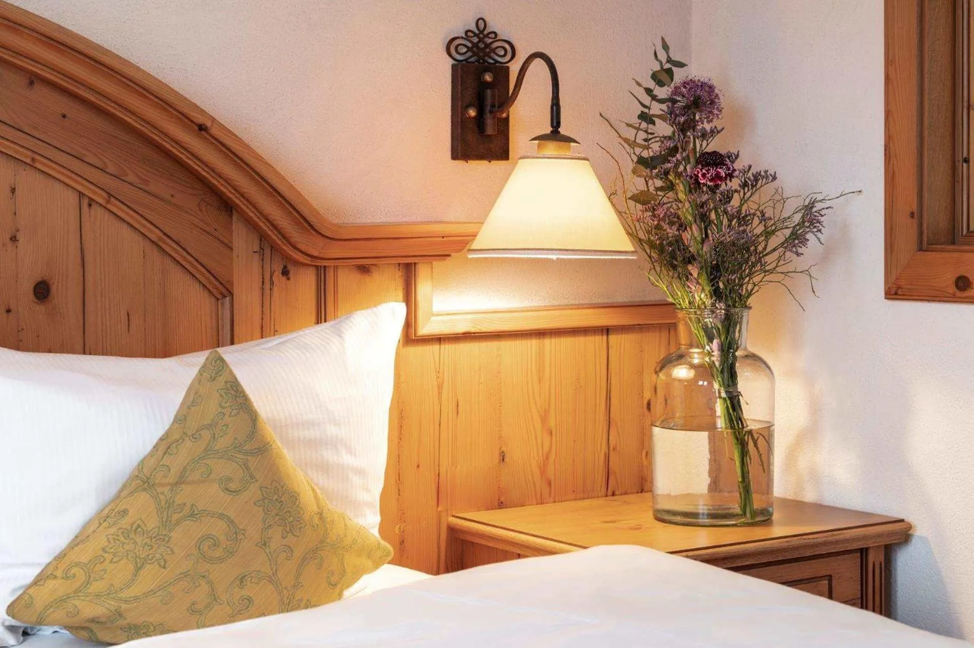 Bedroom, Bed in Romantik Landhotel 3Kronen