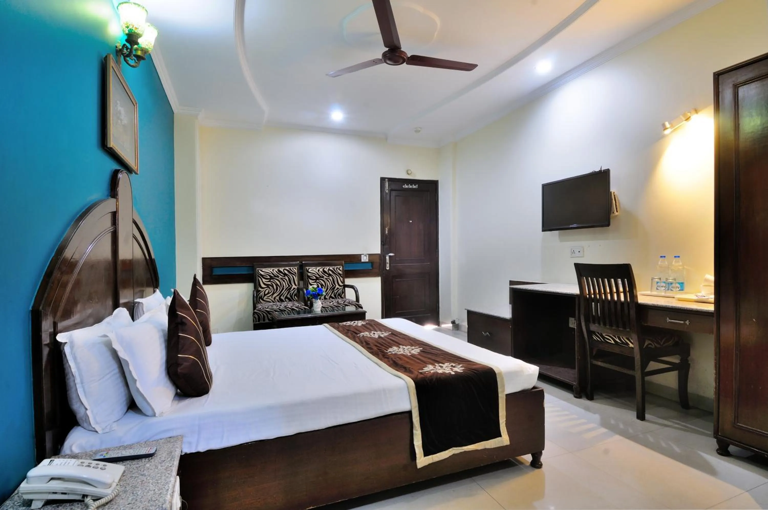 Bed in Hotel Maharaja Residency