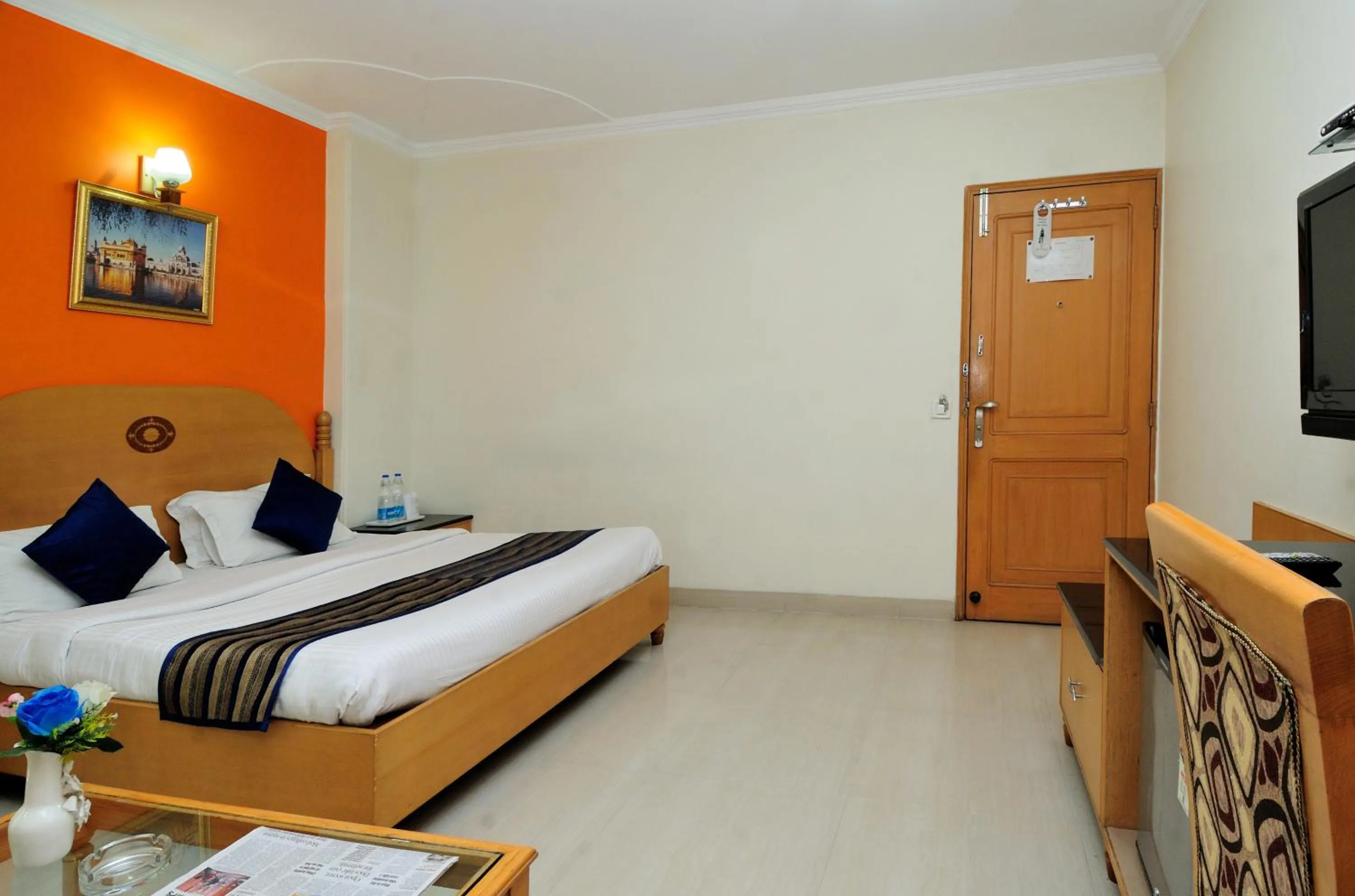 Bed in Hotel Maharaja Residency