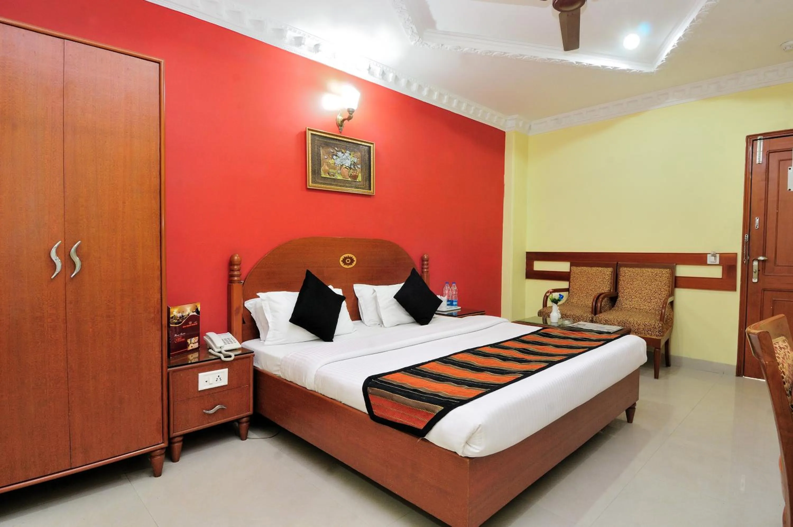 Bed in Hotel Maharaja Residency