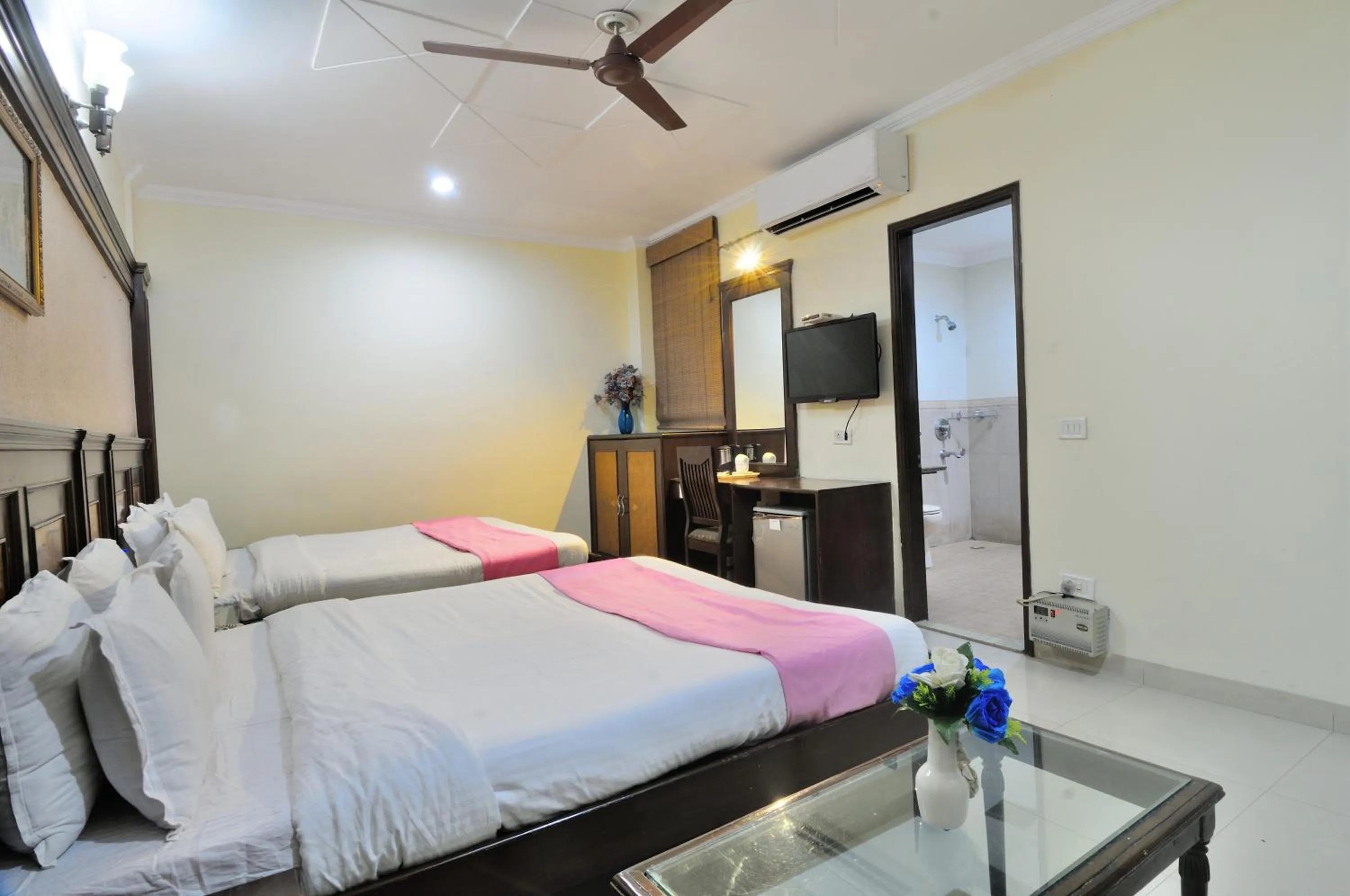 Bed in Hotel Maharaja Residency