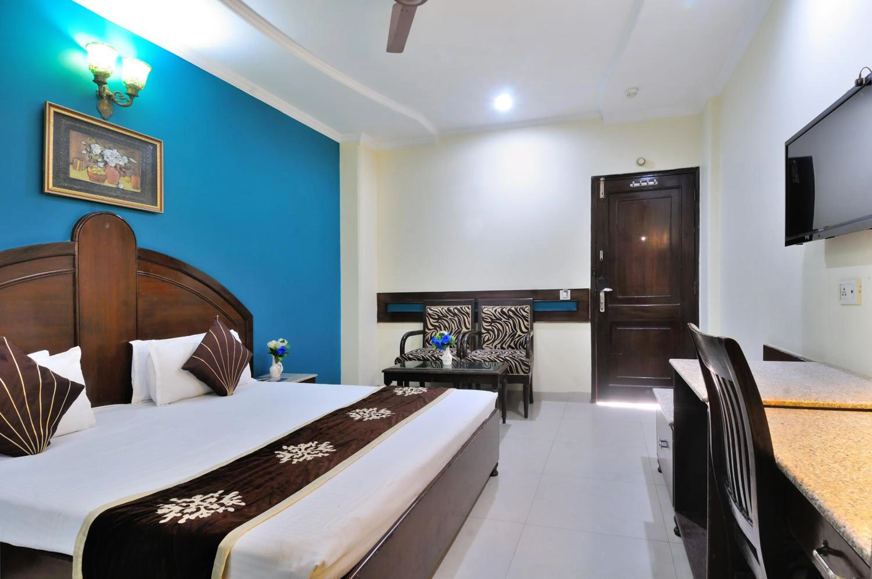 Bathroom in Hotel Maharaja Residency