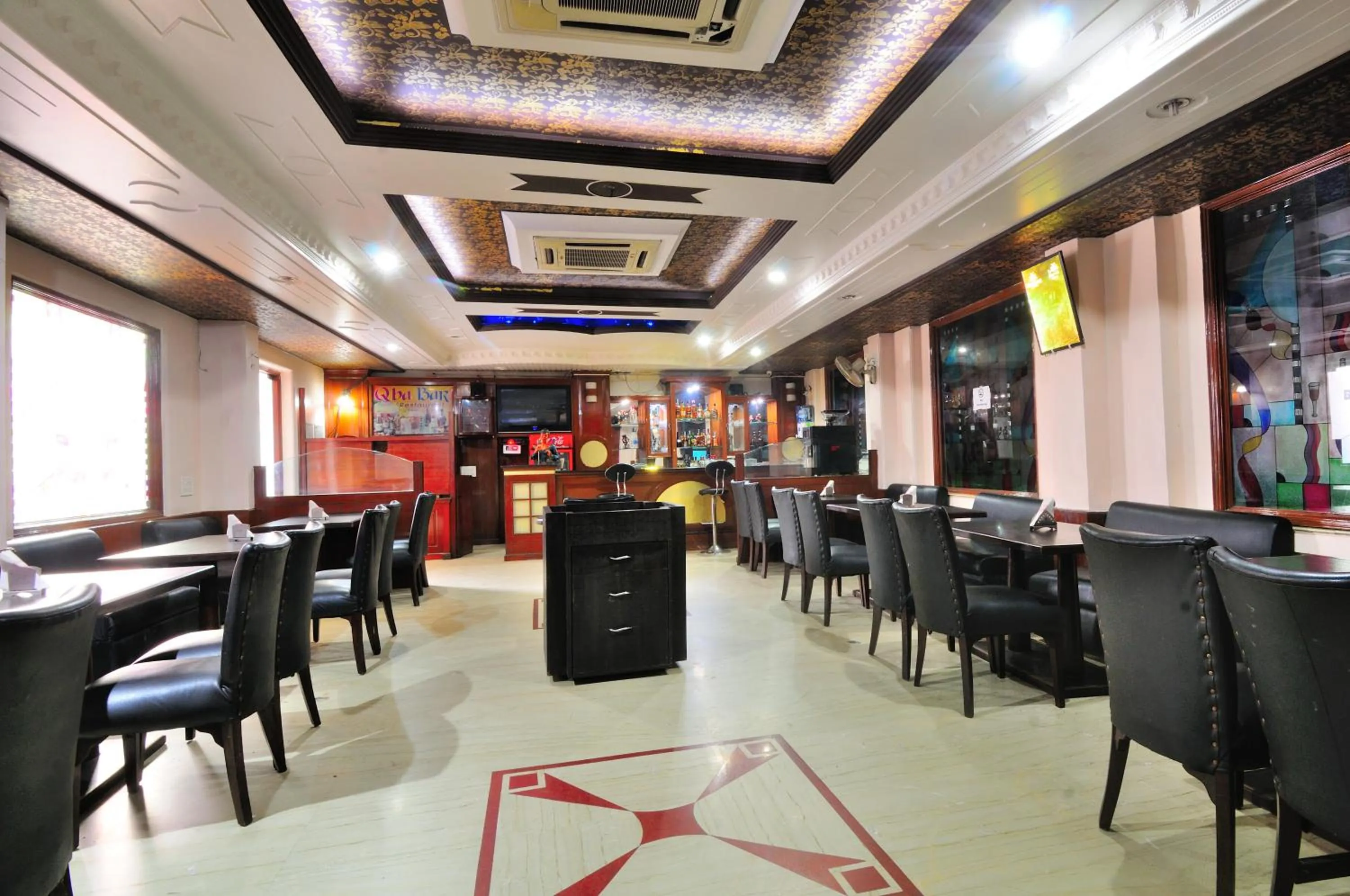 Restaurant/Places to Eat in Hotel Maharaja Residency