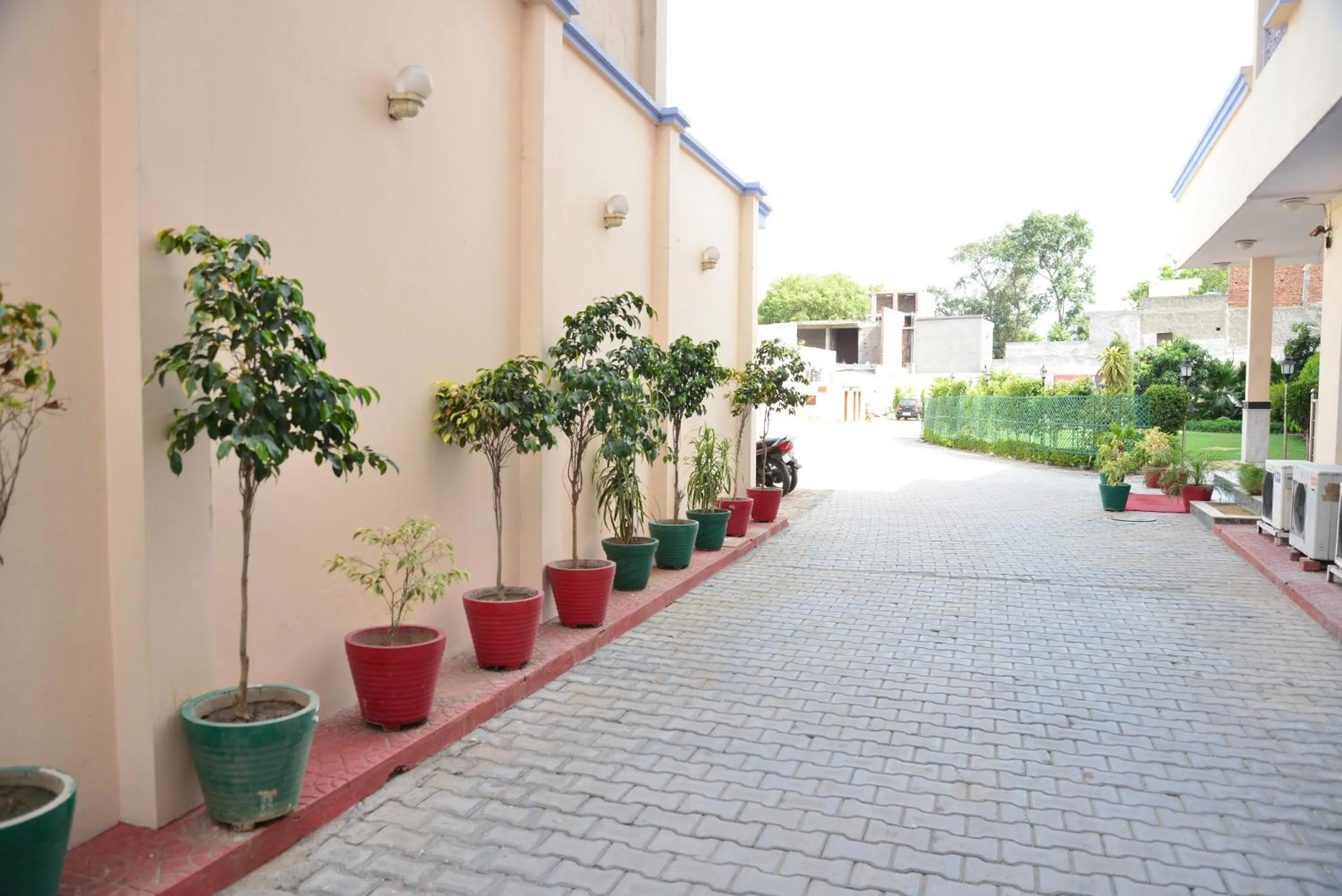 Facade/entrance in Hotel Maharaja Residency