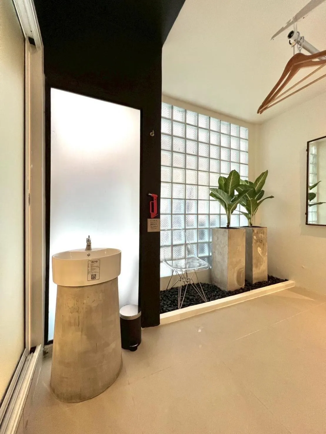 Bed in Chatel Samyan - Self check-in