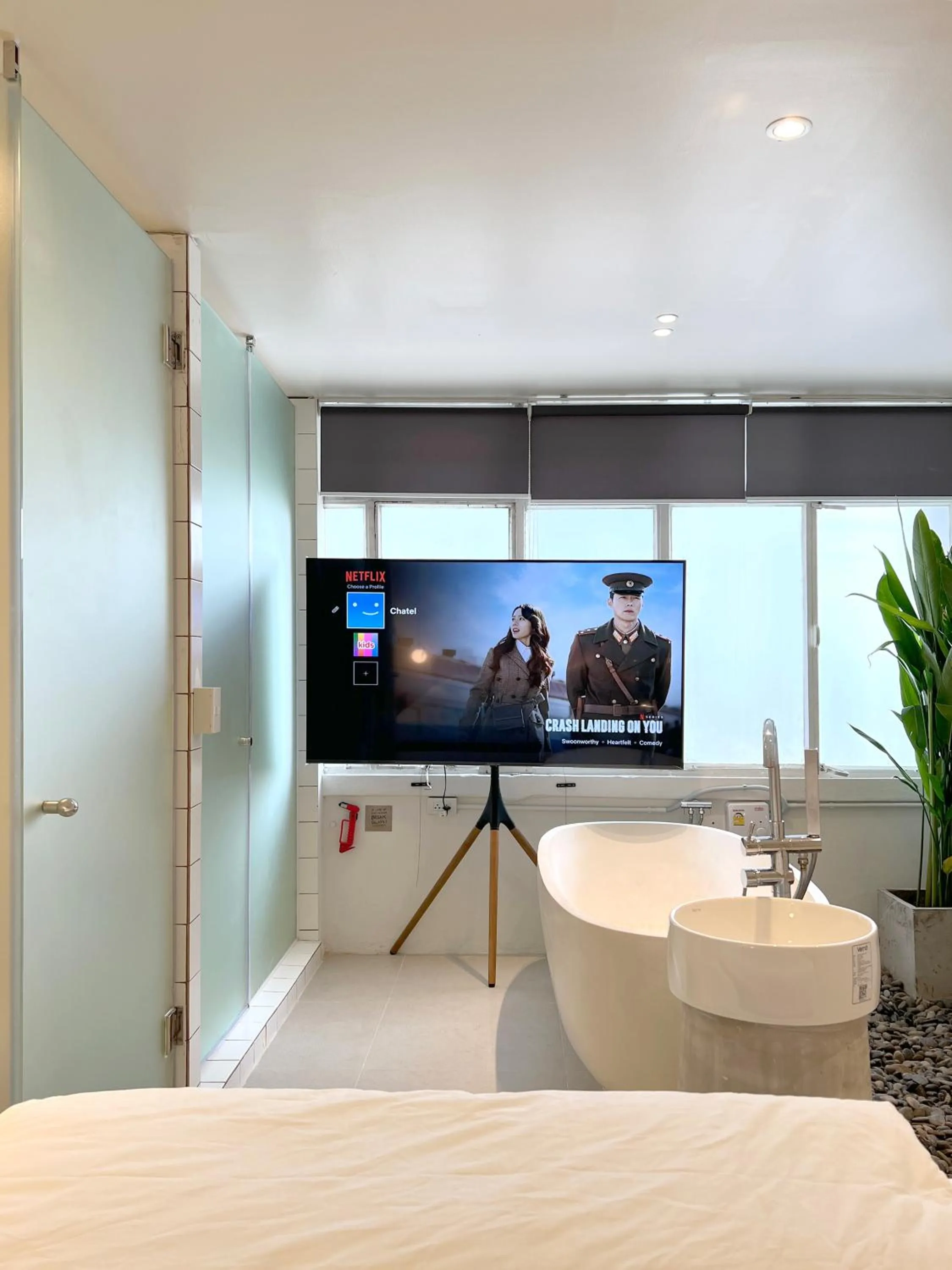 Bed in Chatel Samyan - Self check-in