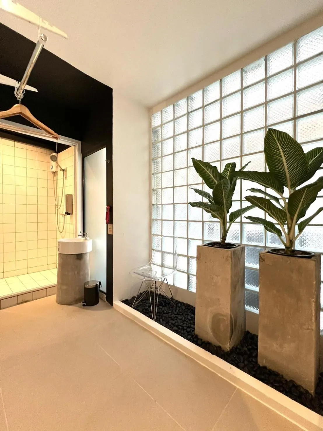 Chatel Samyan - Self check-in