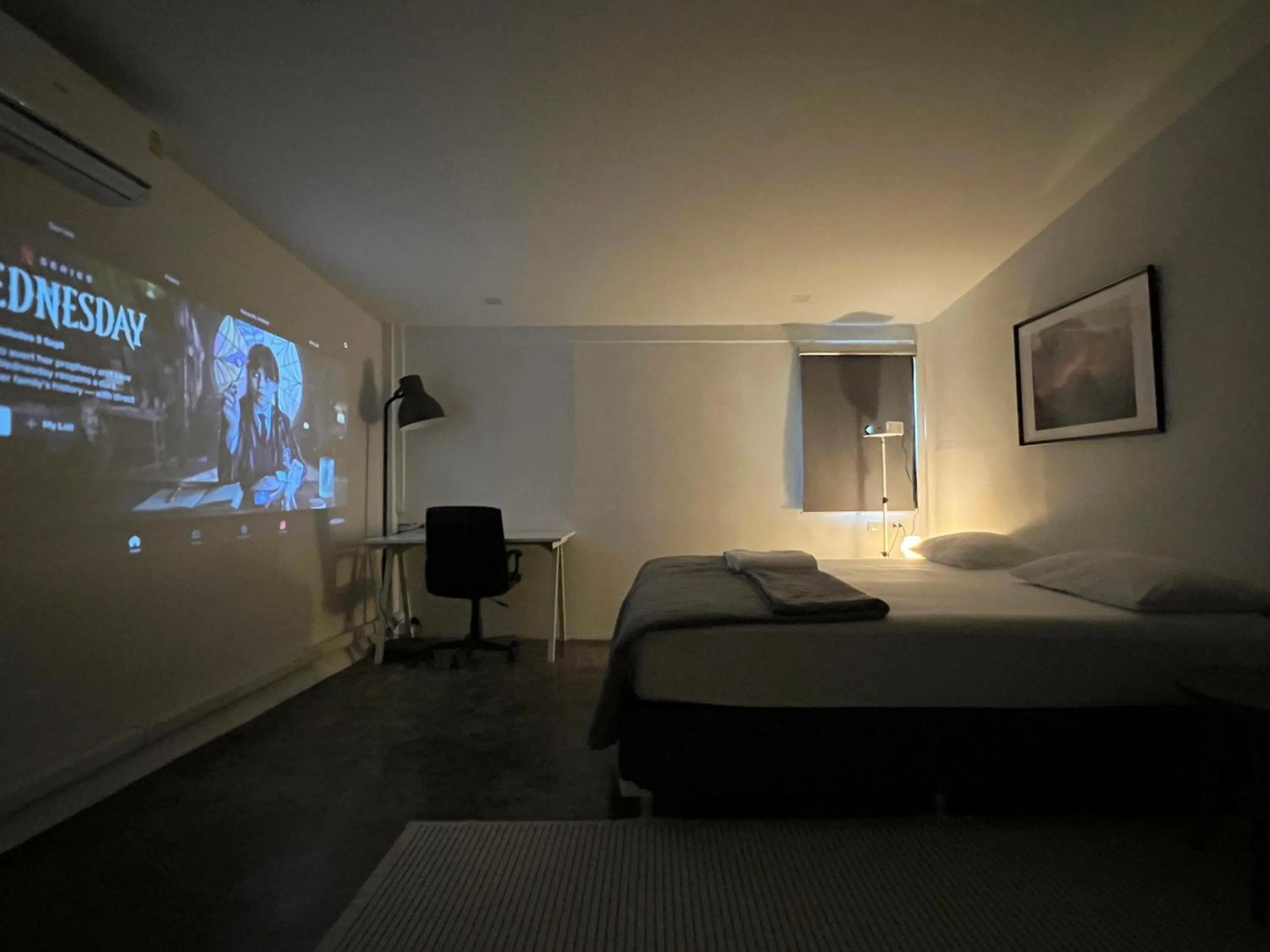 Bed in Chatel Samyan - Self check-in