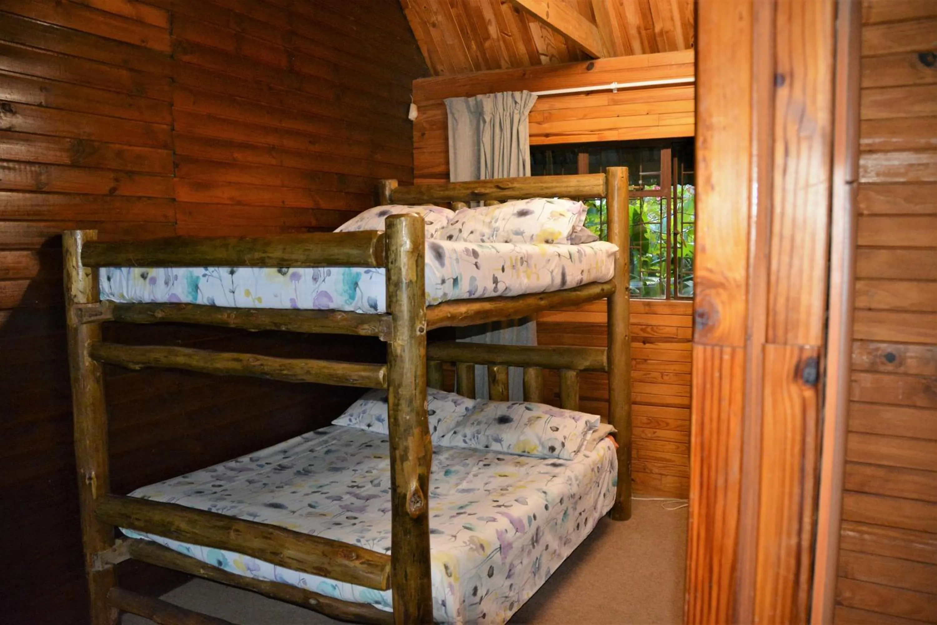 bunk bed, Bed in Hazyview Adventure Backpackers