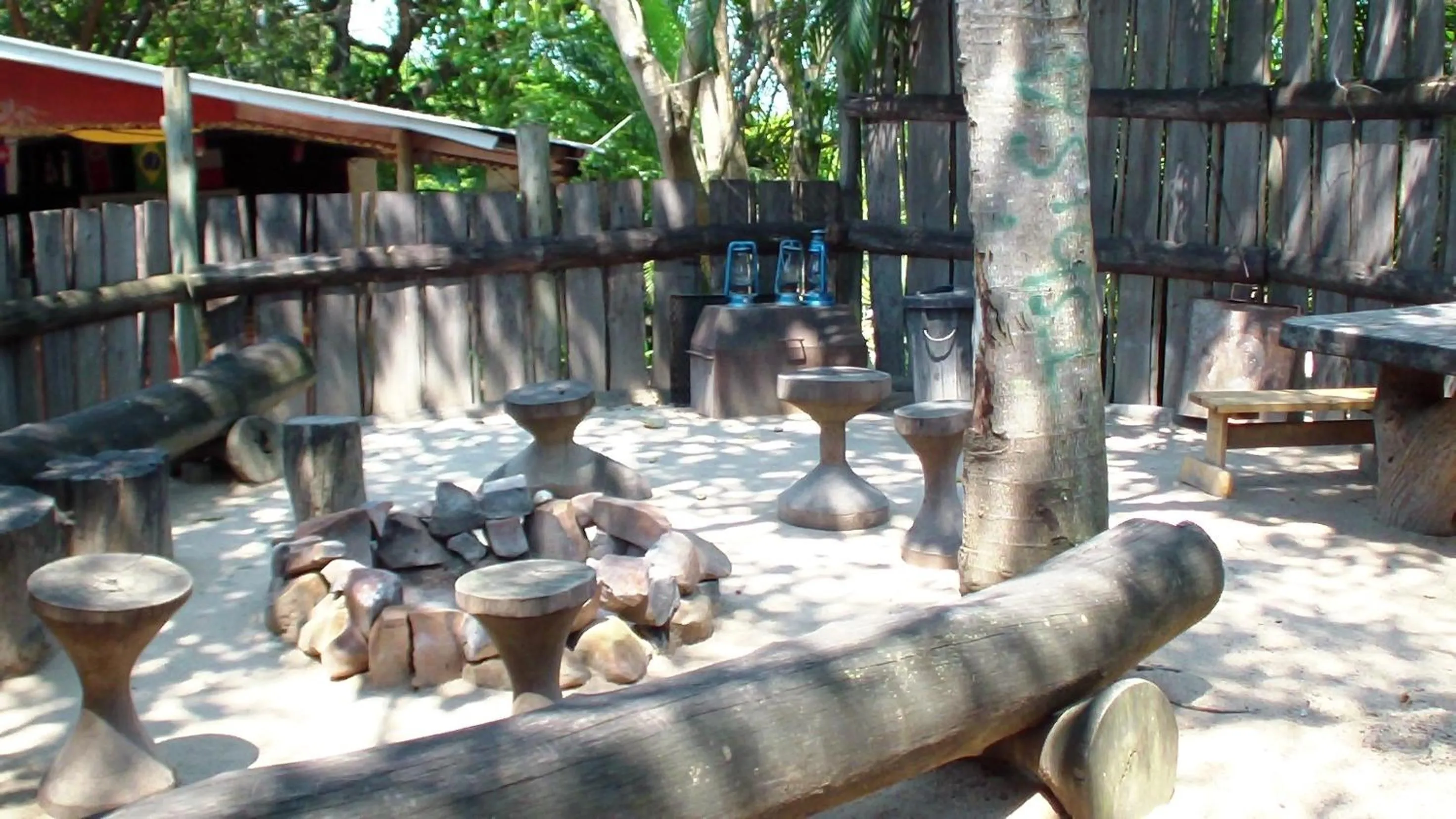 Communal lounge/ TV room in Hazyview Adventure Backpackers