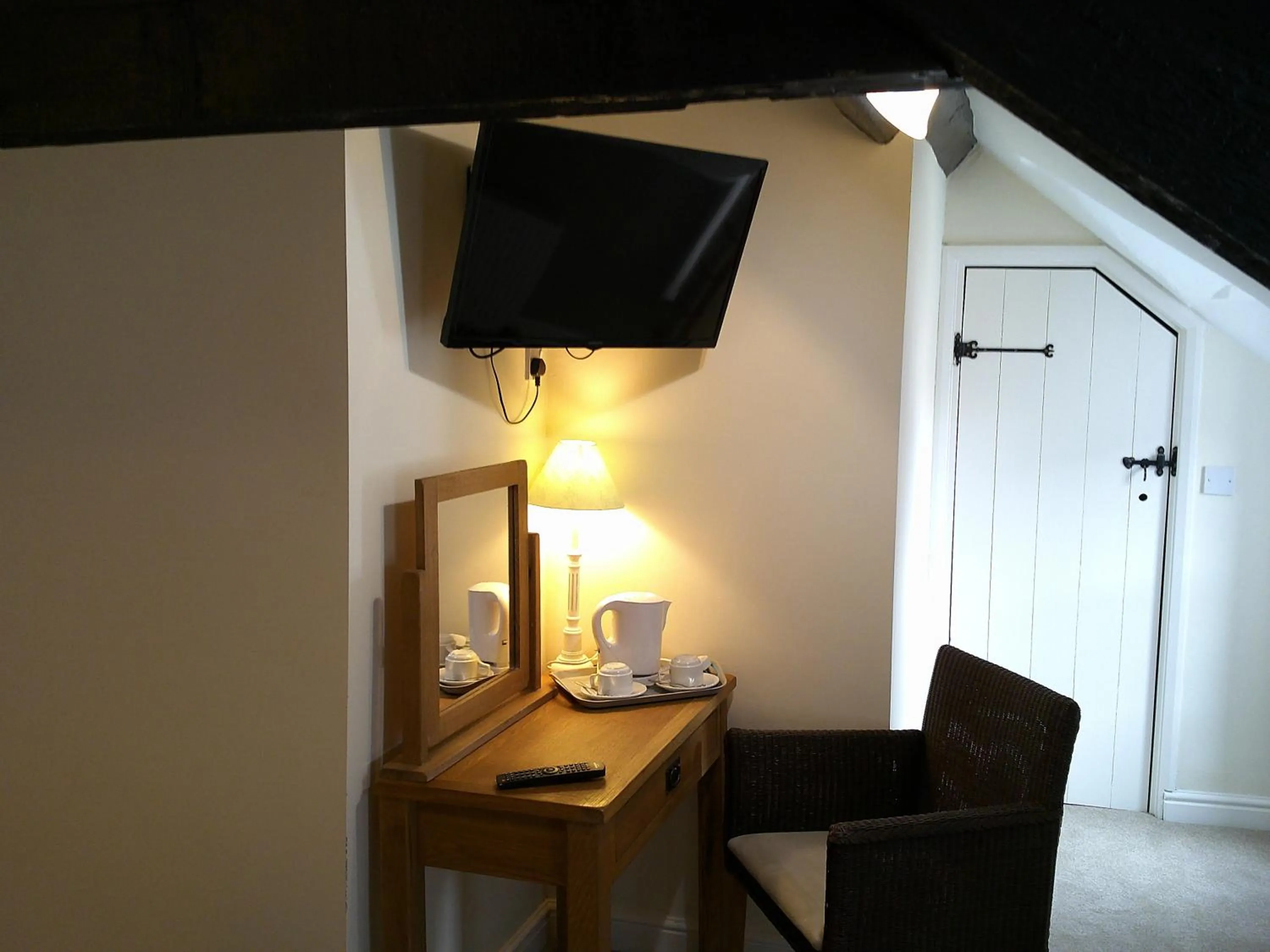 Coffee/tea facilities in The Crown Hotel
