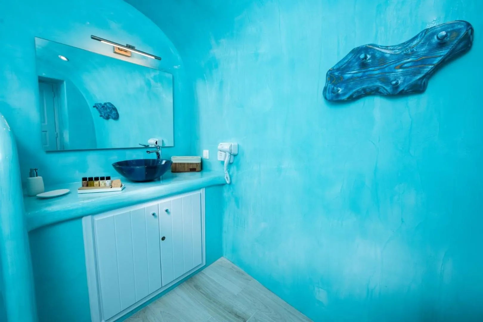 Bathroom in Sun Angelos Oia - Luxury Cave Suites