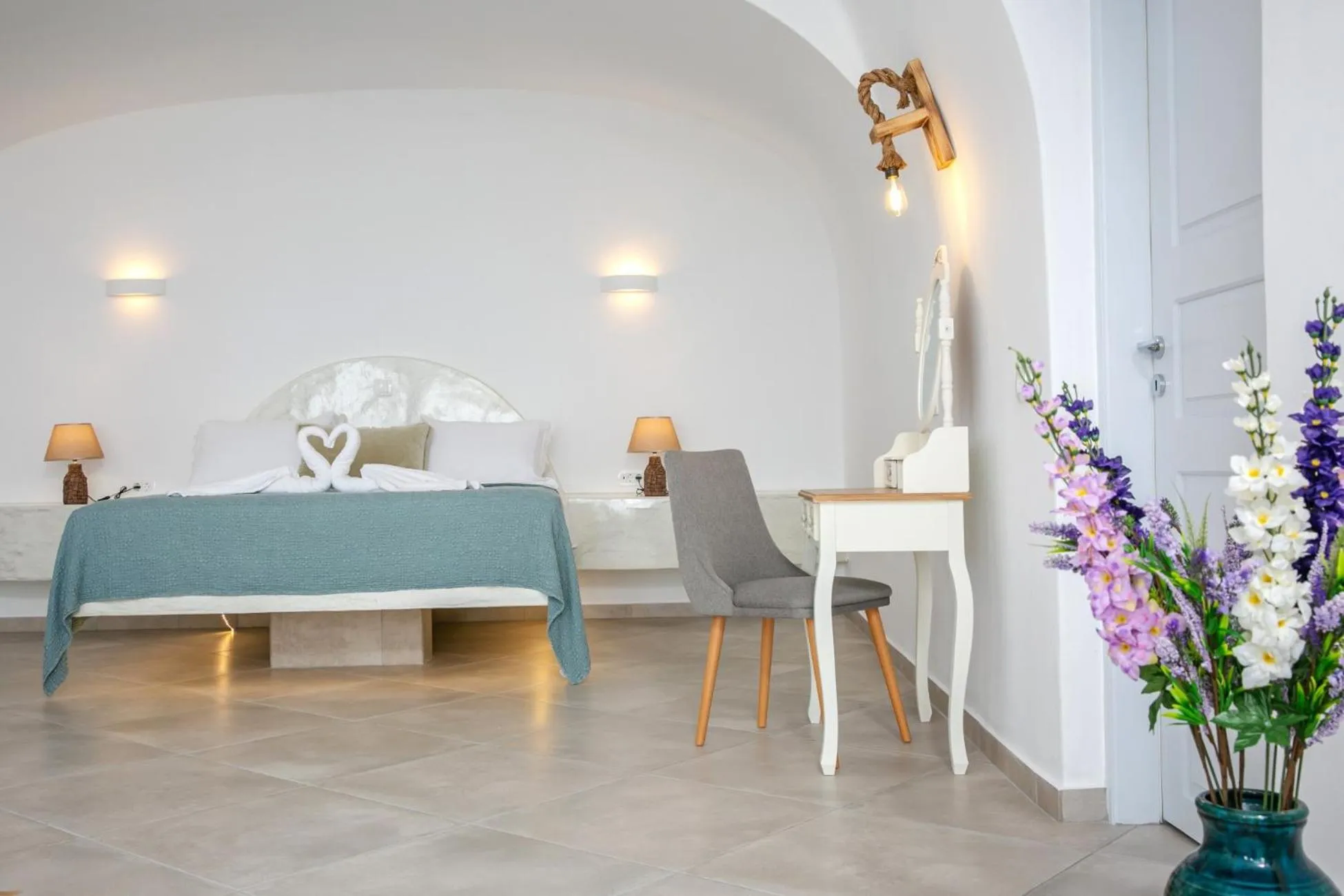 Bedroom, Bed in Sun Angelos Oia - Luxury Cave Suites