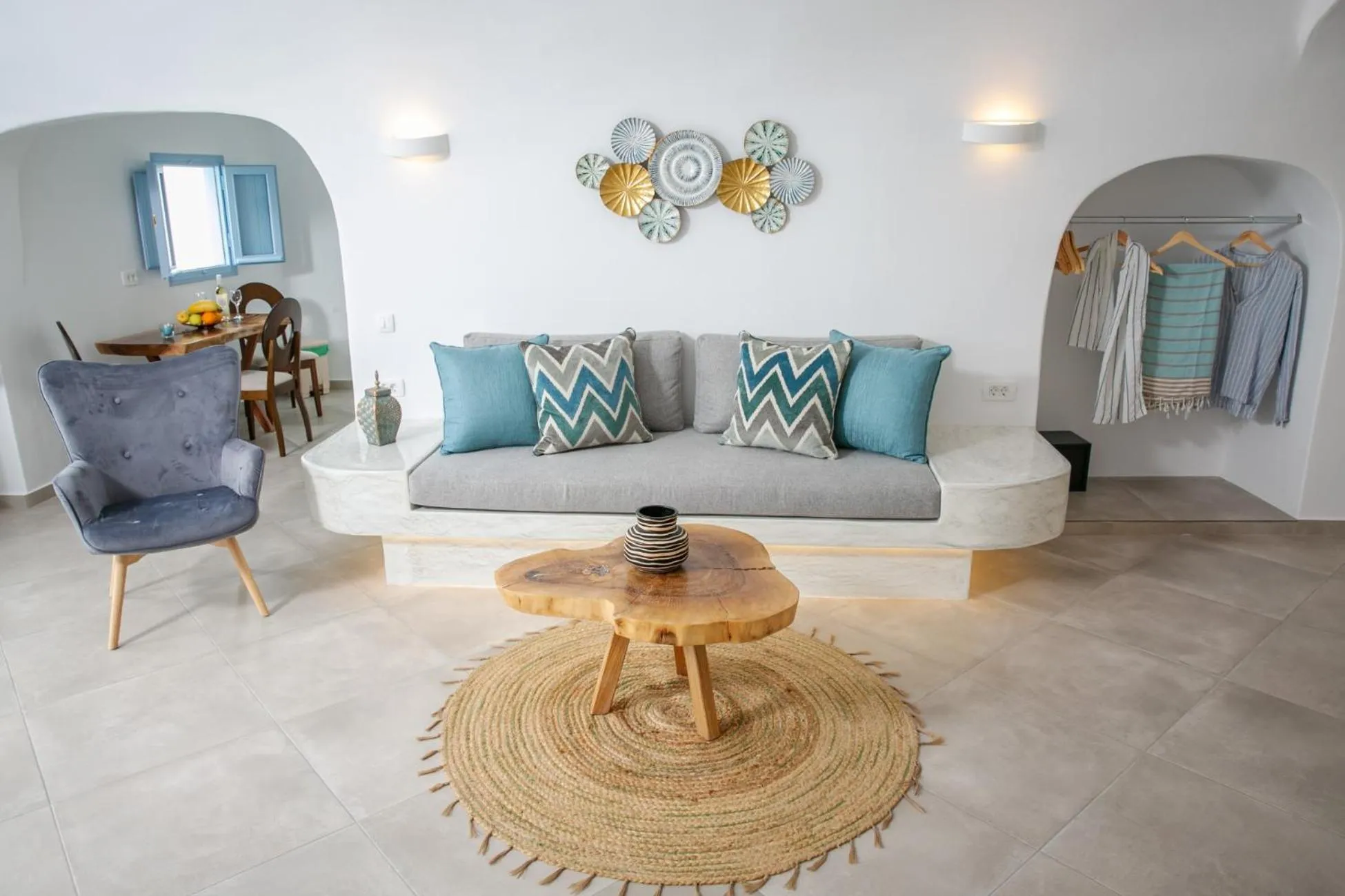 Living room in Sun Angelos Oia - Luxury Cave Suites