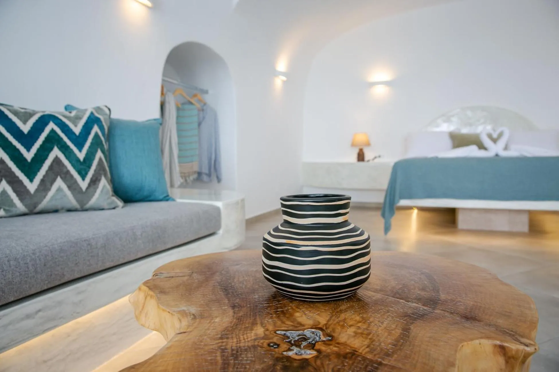 Living room in Sun Angelos Oia - Luxury Cave Suites