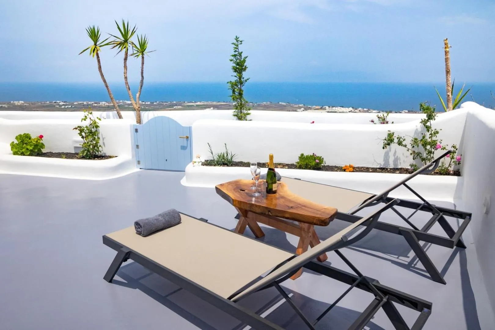 Balcony/Terrace in Sun Angelos Oia - Luxury Cave Suites