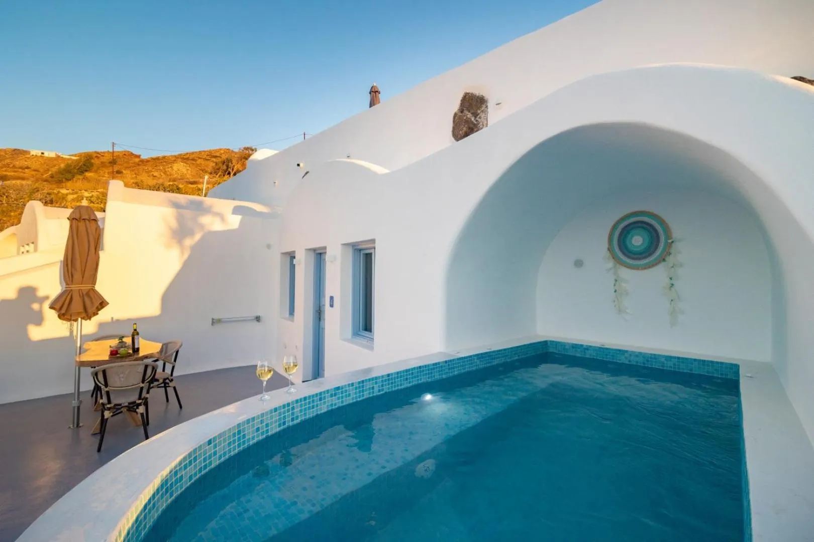 Day in Sun Angelos Oia - Luxury Cave Suites