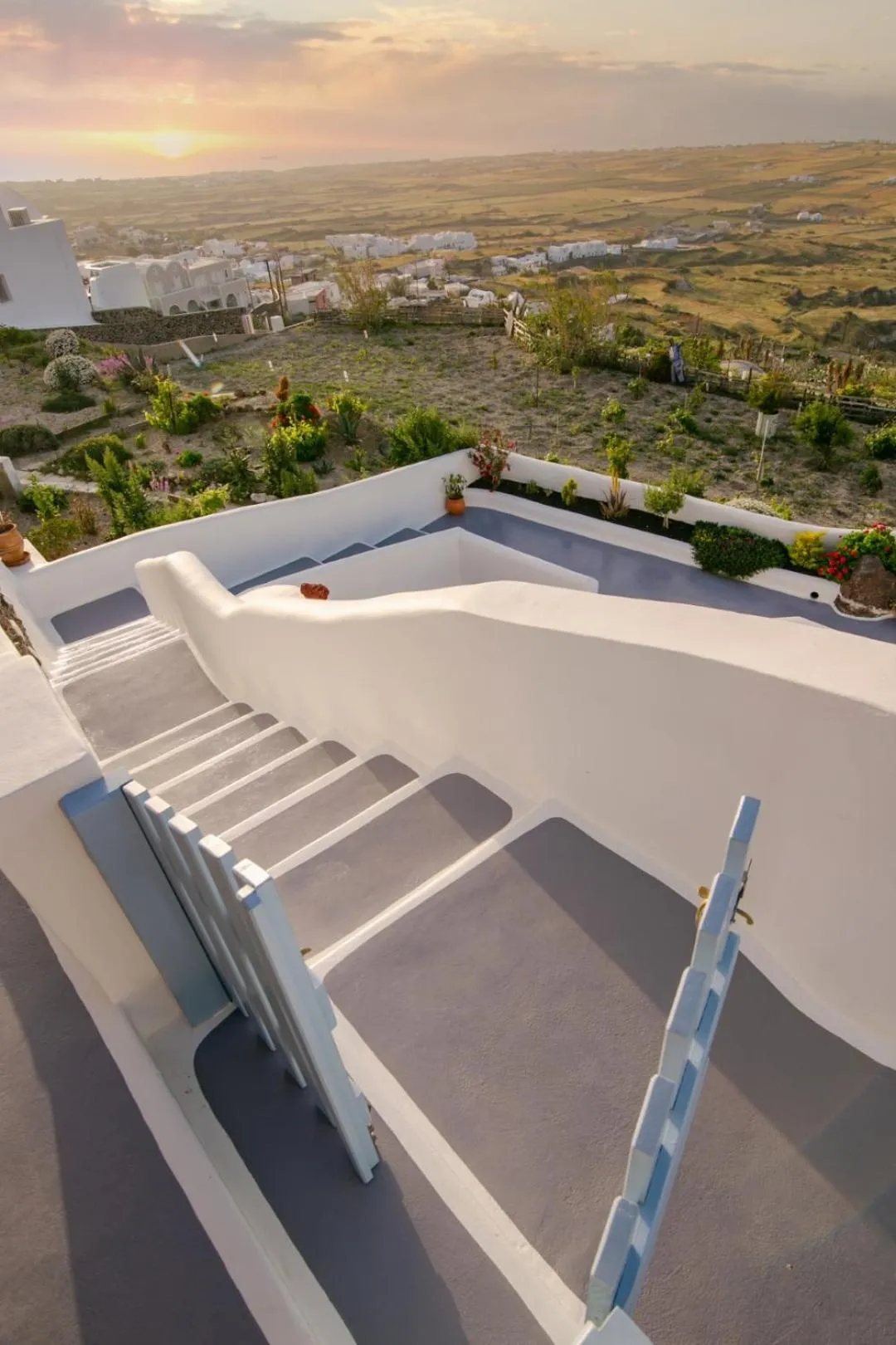 Bird's eye view in Sun Angelos Oia - Luxury Cave Suites