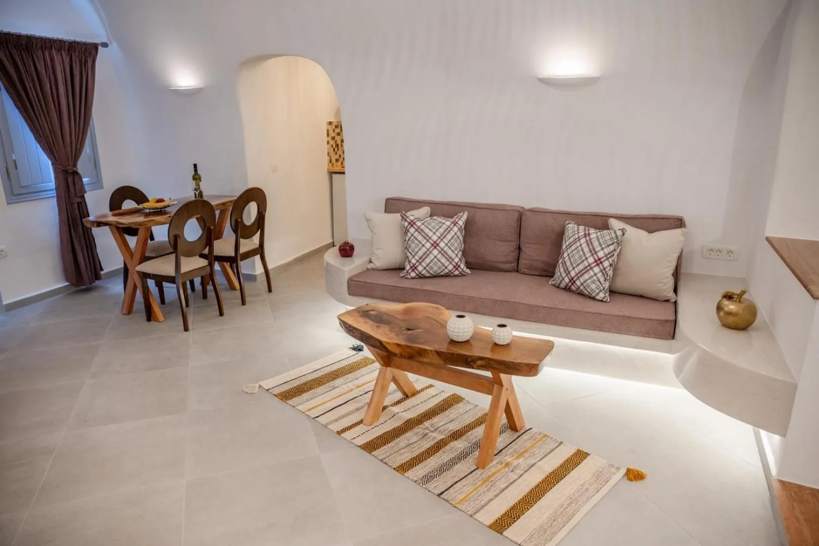 Living room in Sun Angelos Oia - Luxury Cave Suites