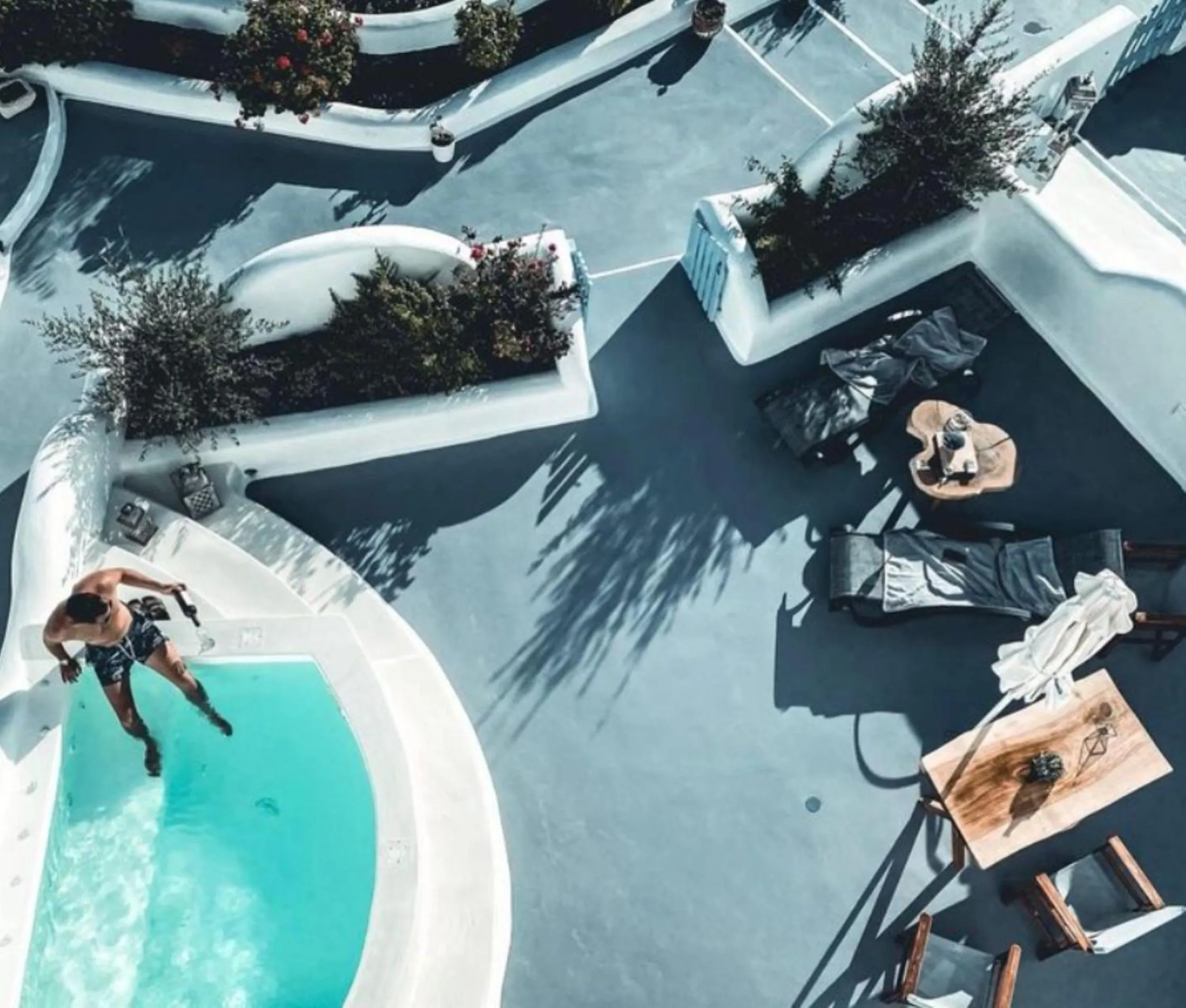 Hot Tub in Sun Angelos Oia - Luxury Cave Suites