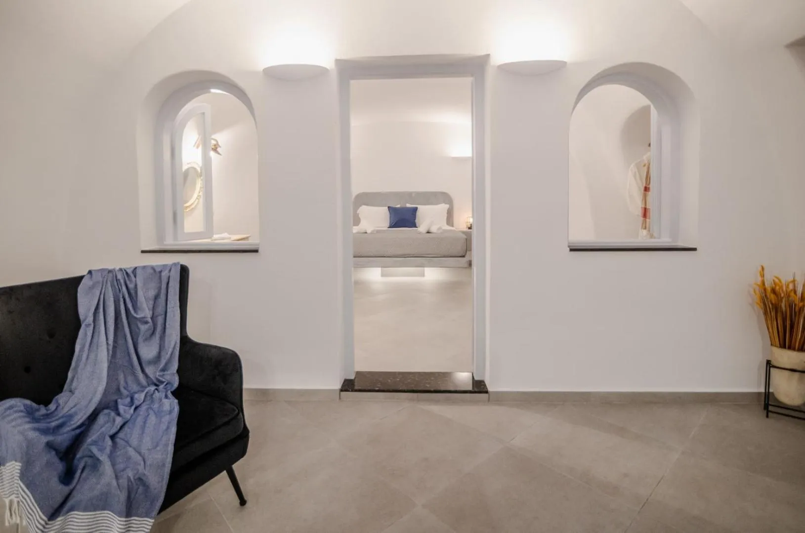 Bedroom in Sun Angelos Oia - Luxury Cave Suites