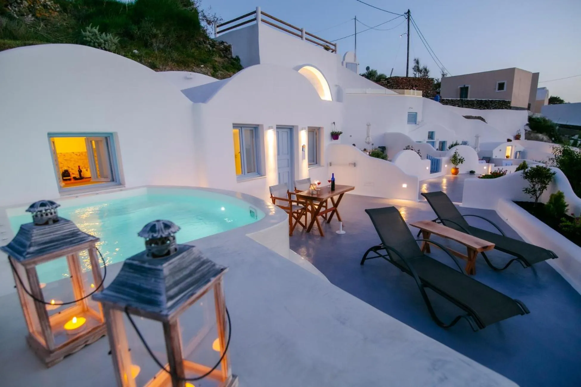 Patio in Sun Angelos Oia - Luxury Cave Suites