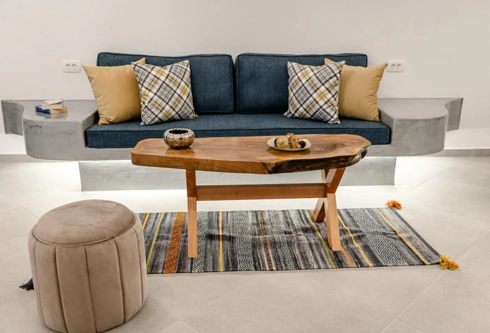 Living room in Sun Angelos Oia - Luxury Cave Suites