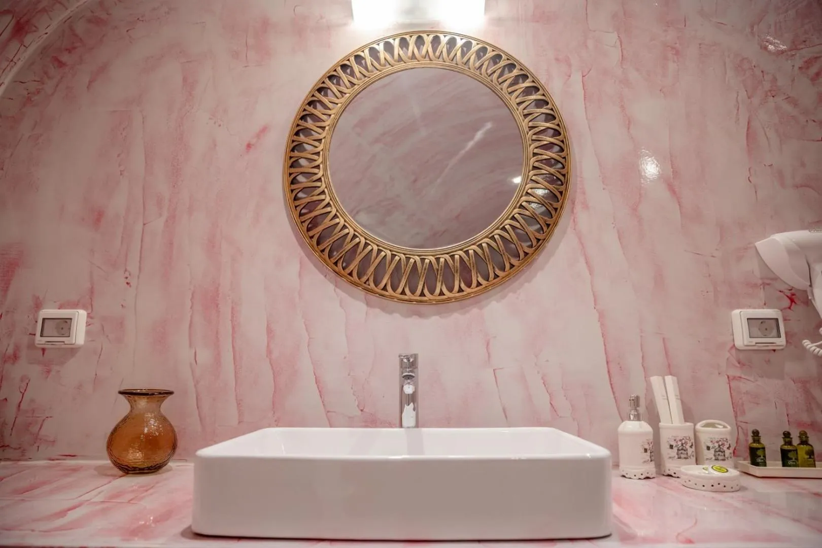 Bathroom in Sun Angelos Oia - Luxury Cave Suites