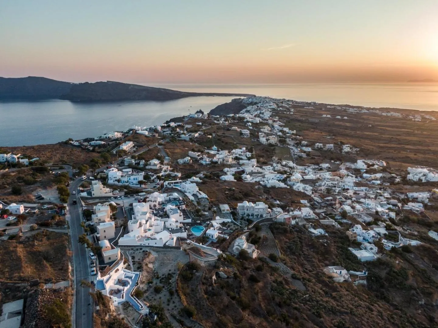 Bird's eye view in Sun Angelos Oia - Luxury Cave Suites