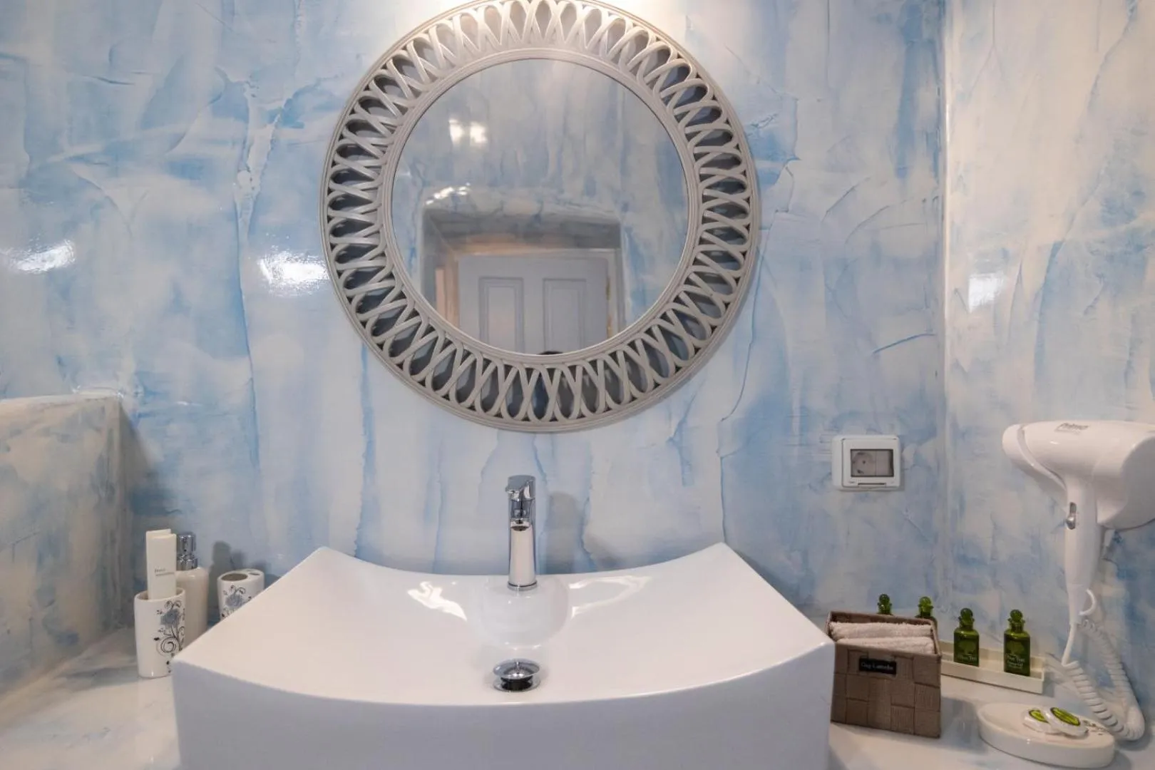 Bathroom in Sun Angelos Oia - Luxury Cave Suites