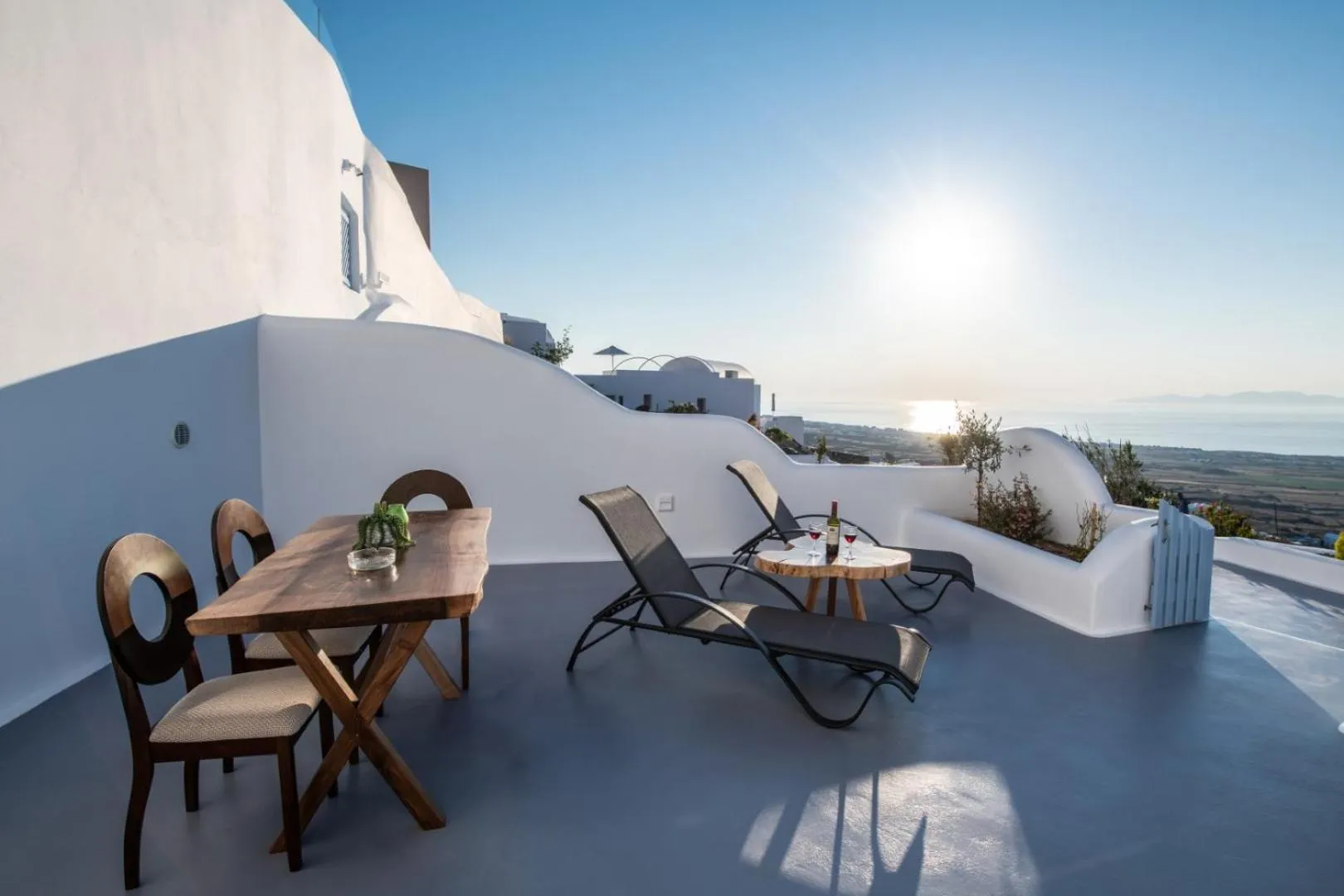 Patio in Sun Angelos Oia - Luxury Cave Suites