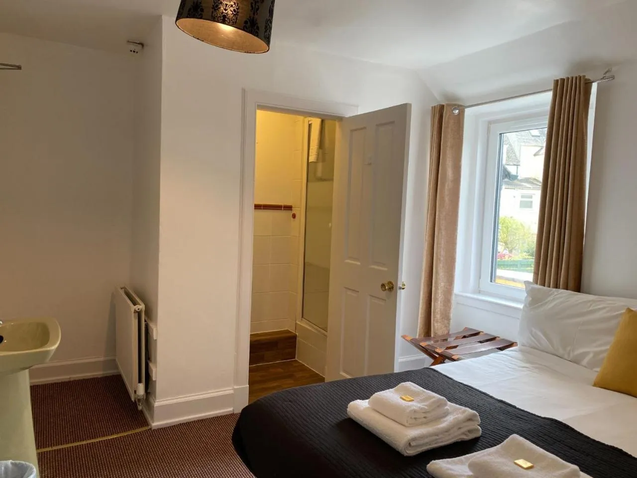 Bed in Richmond House Hotel