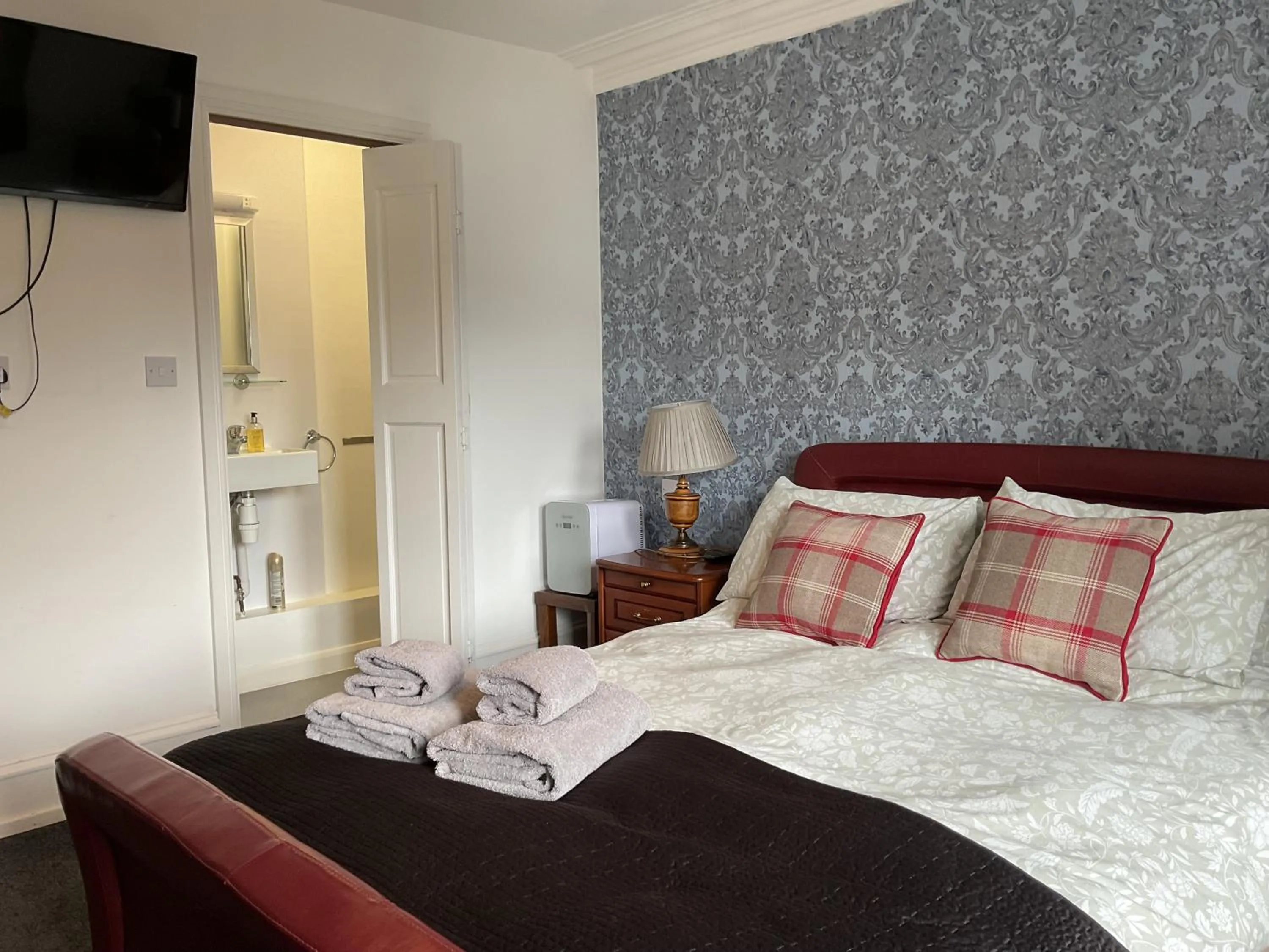 Bed in Richmond House Hotel