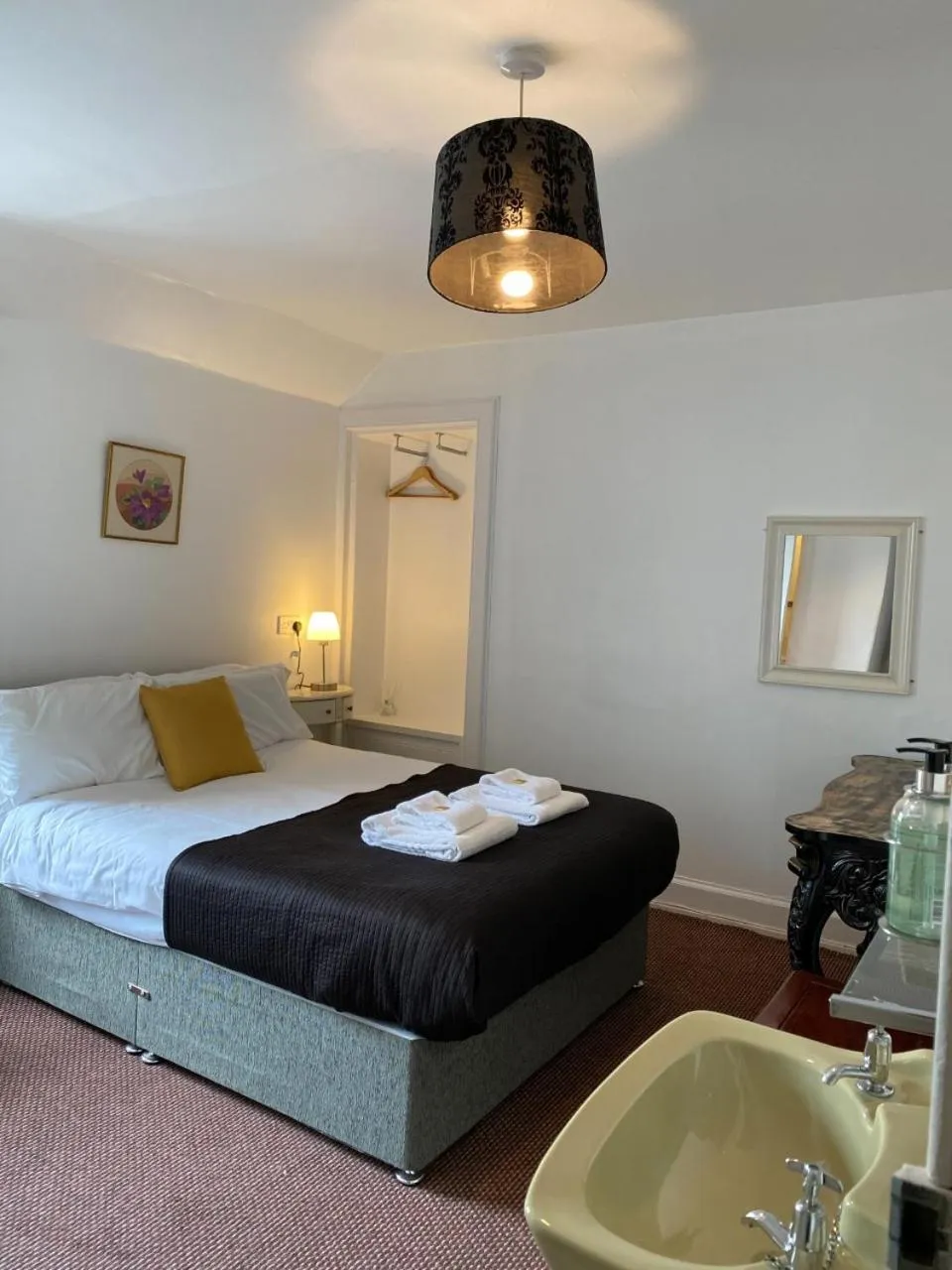 Bed in Richmond House Hotel