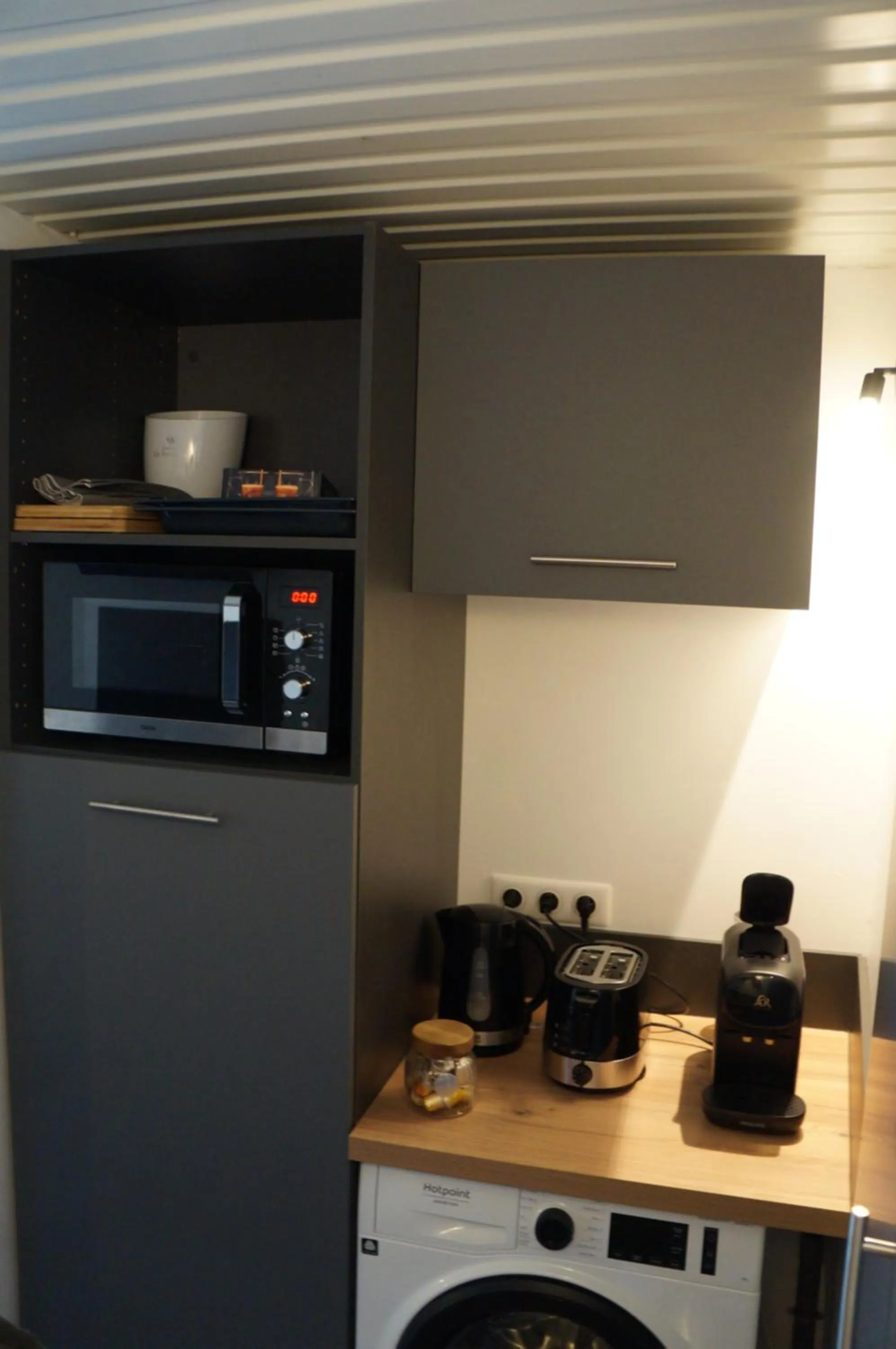 Coffee/tea facilities in Mimis House