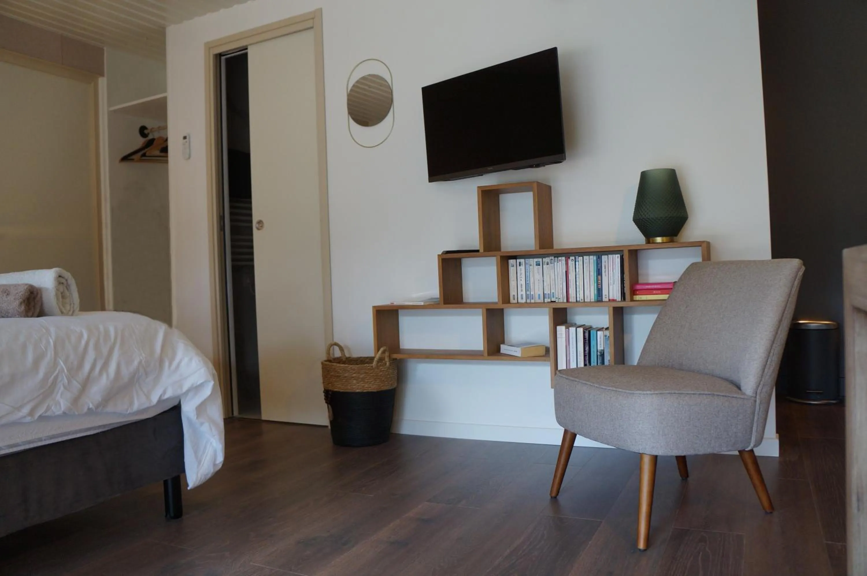 Library, Bed in Mimis House