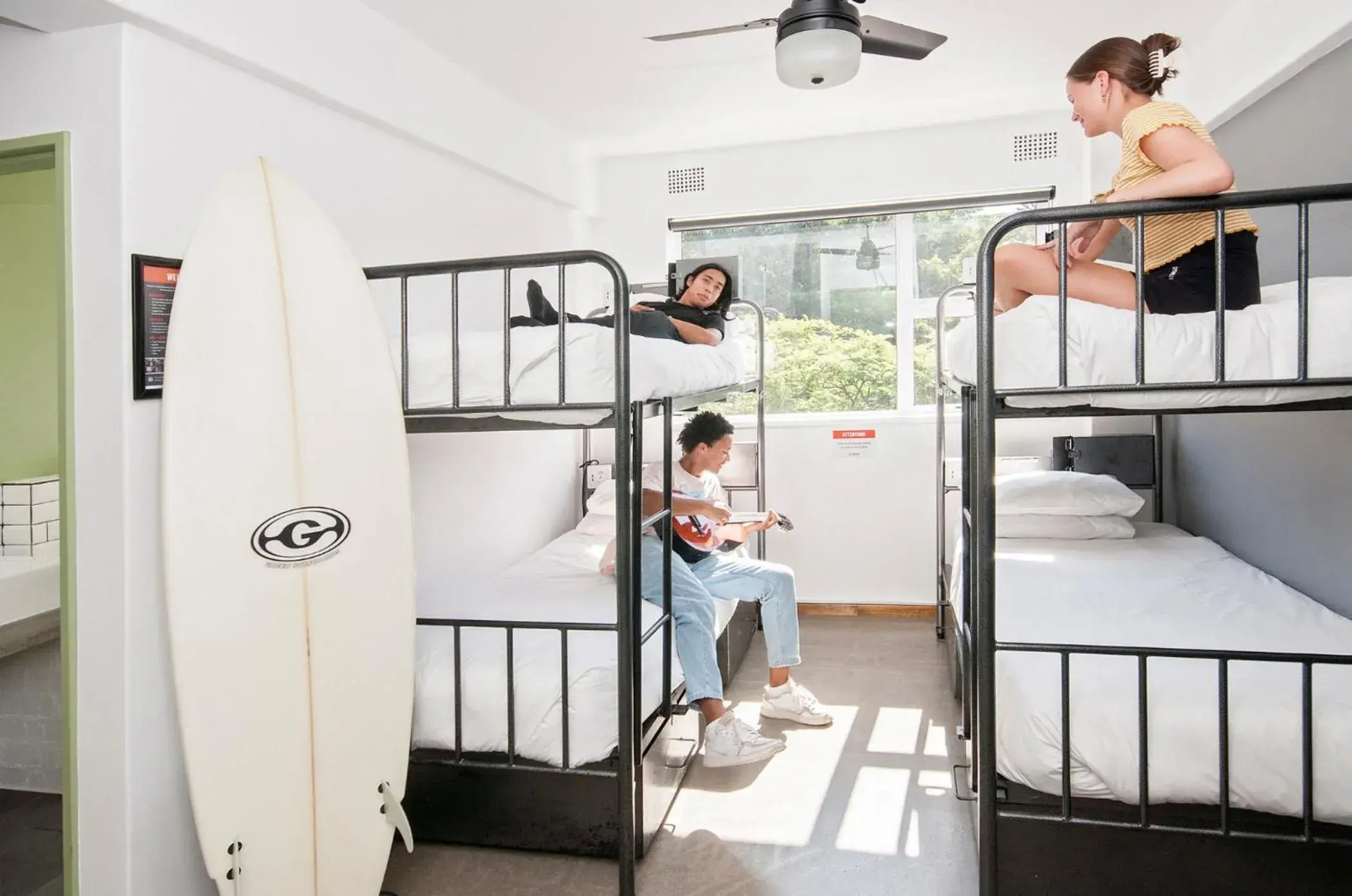 Bed in 4-Bed Mixed Dormitory Room with en-suite Bathroom in Never at Home Kloof Street Bed in 4-Bed Mixed Dormitory Room with en-suite Bathroom in Never at Home Kloof Street