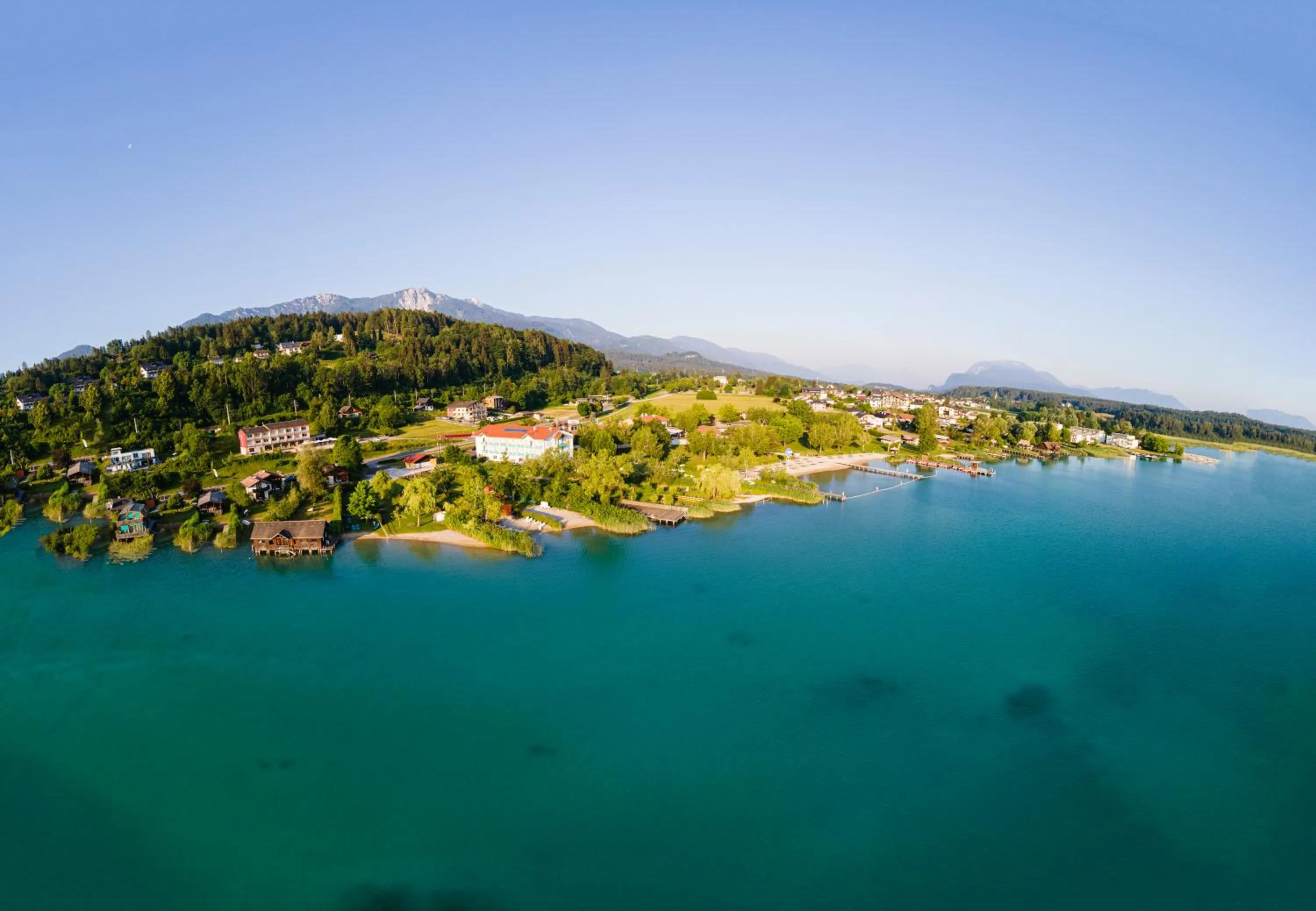 Property building in Strandhotel Faak