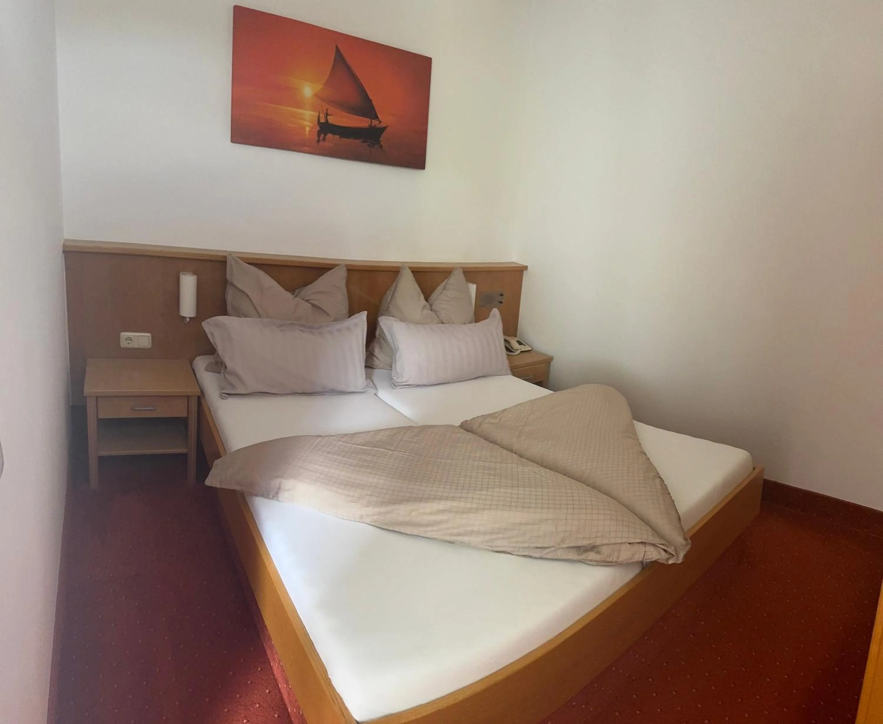 Bedroom, Bed in Strandhotel Faak