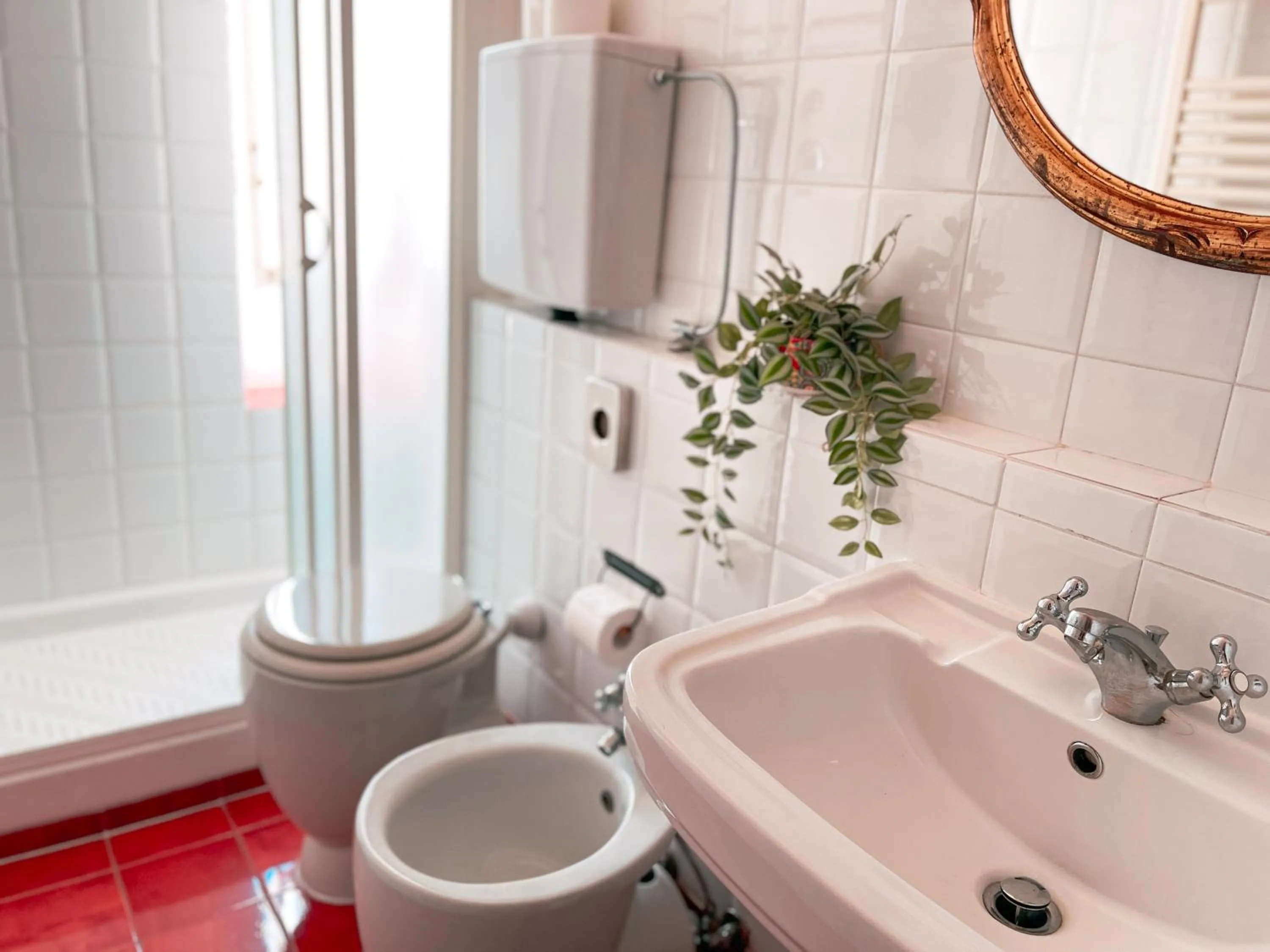 Shower in Ostello Bello Firenze