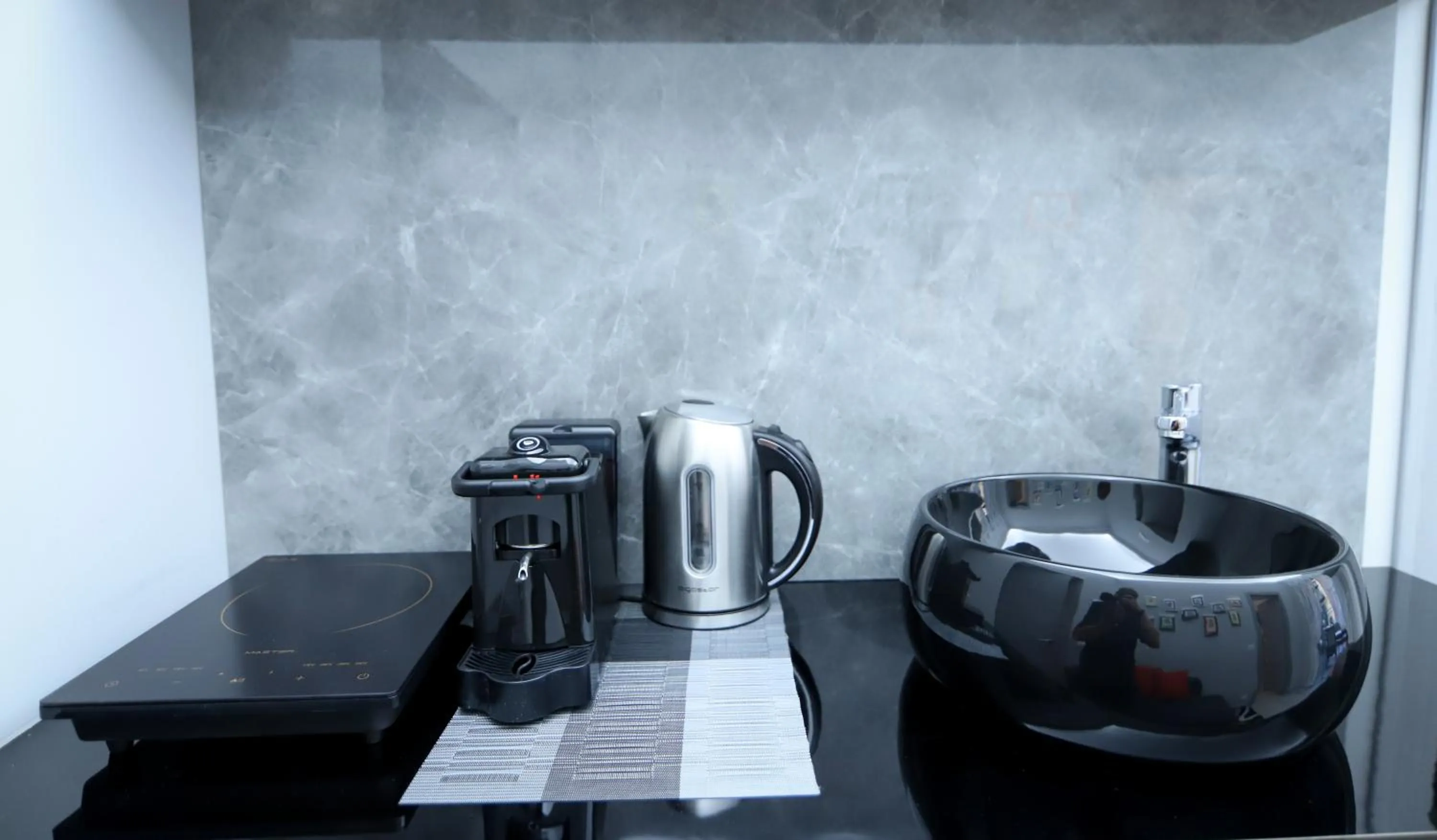 Coffee/tea facilities in Montesanto Station