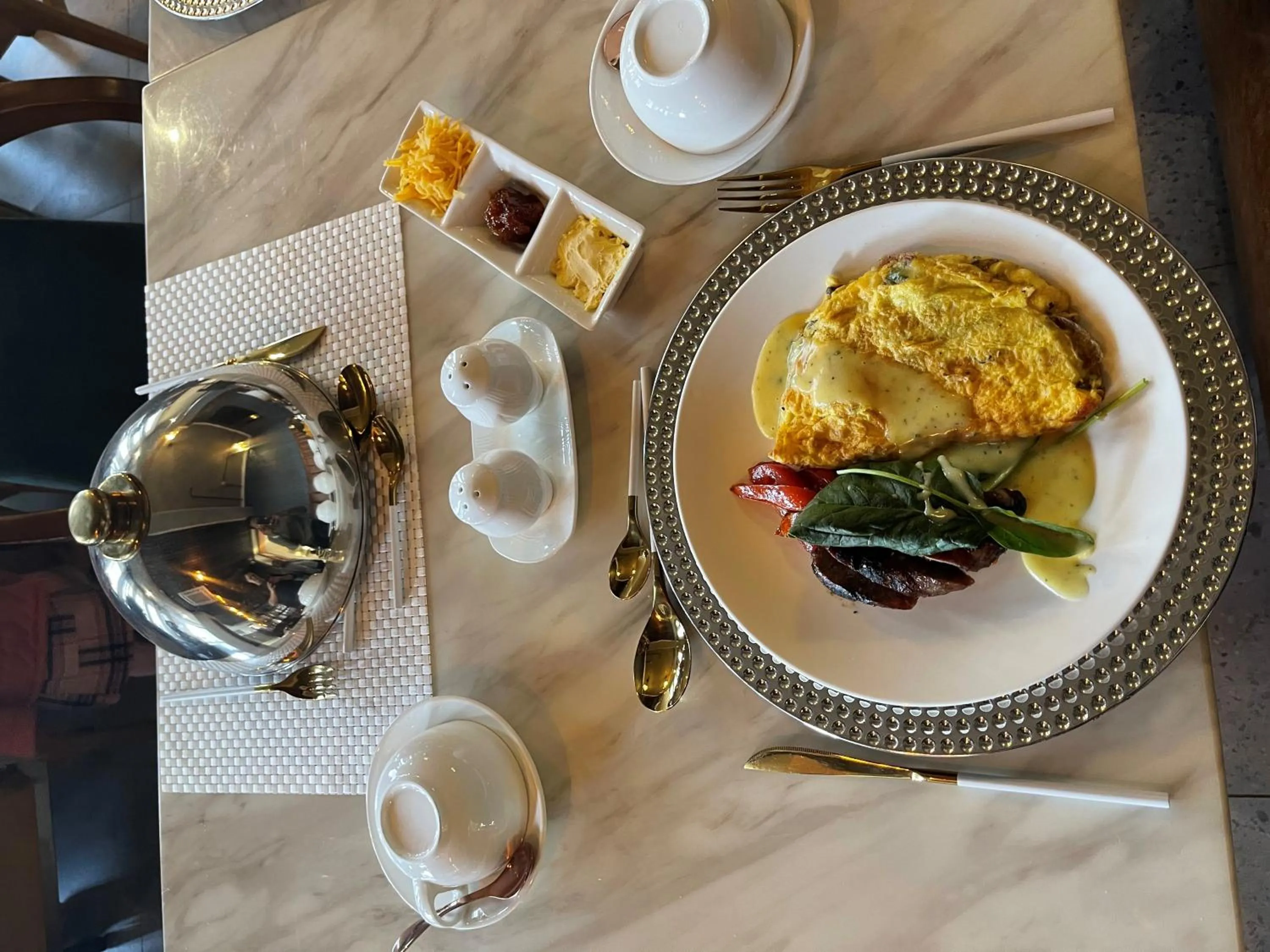 Restaurant/places to eat in Nare Boutique Hotel