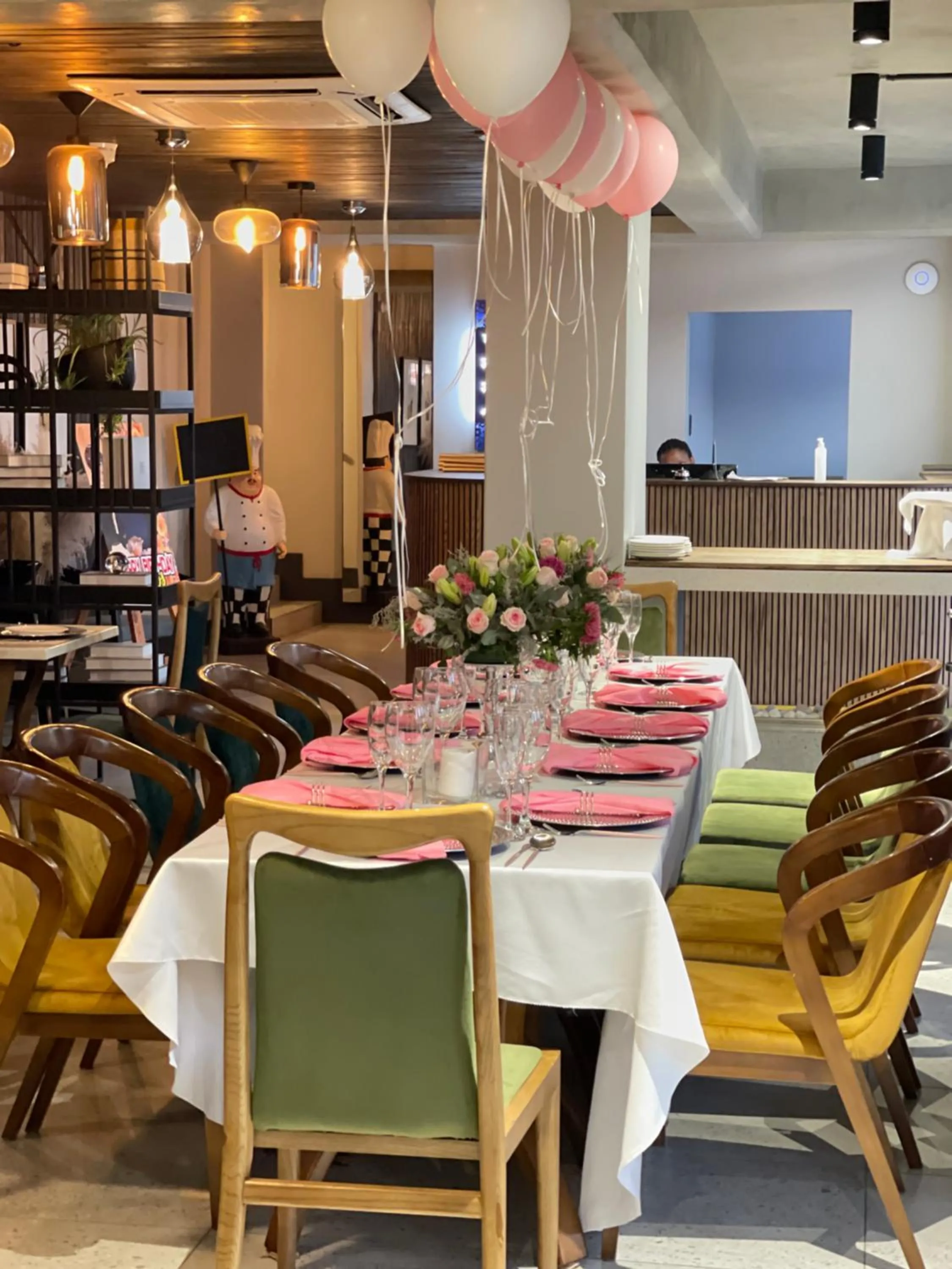 Restaurant/places to eat in Nare Boutique Hotel