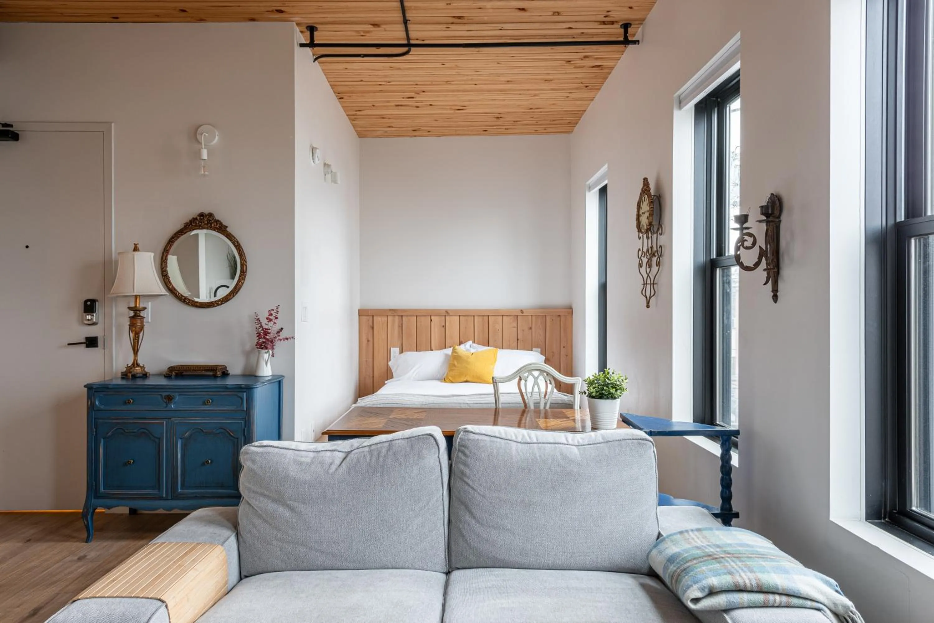 Living room, Bed in Brewery Park Hotel