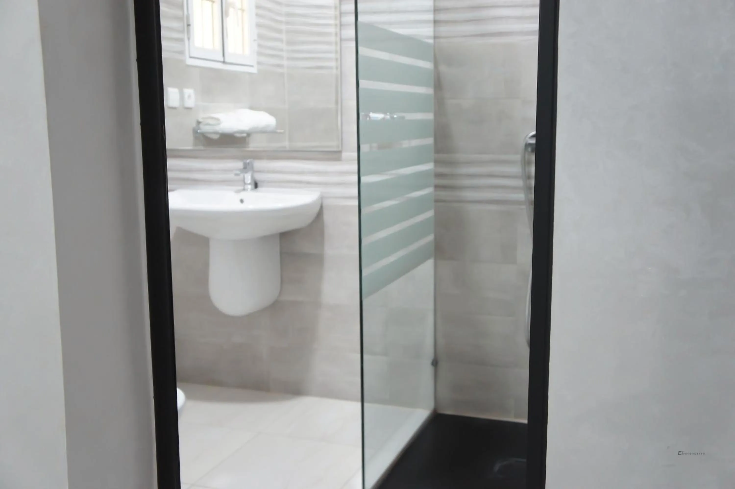 Bathroom in Valencia Hôtel & Appartements