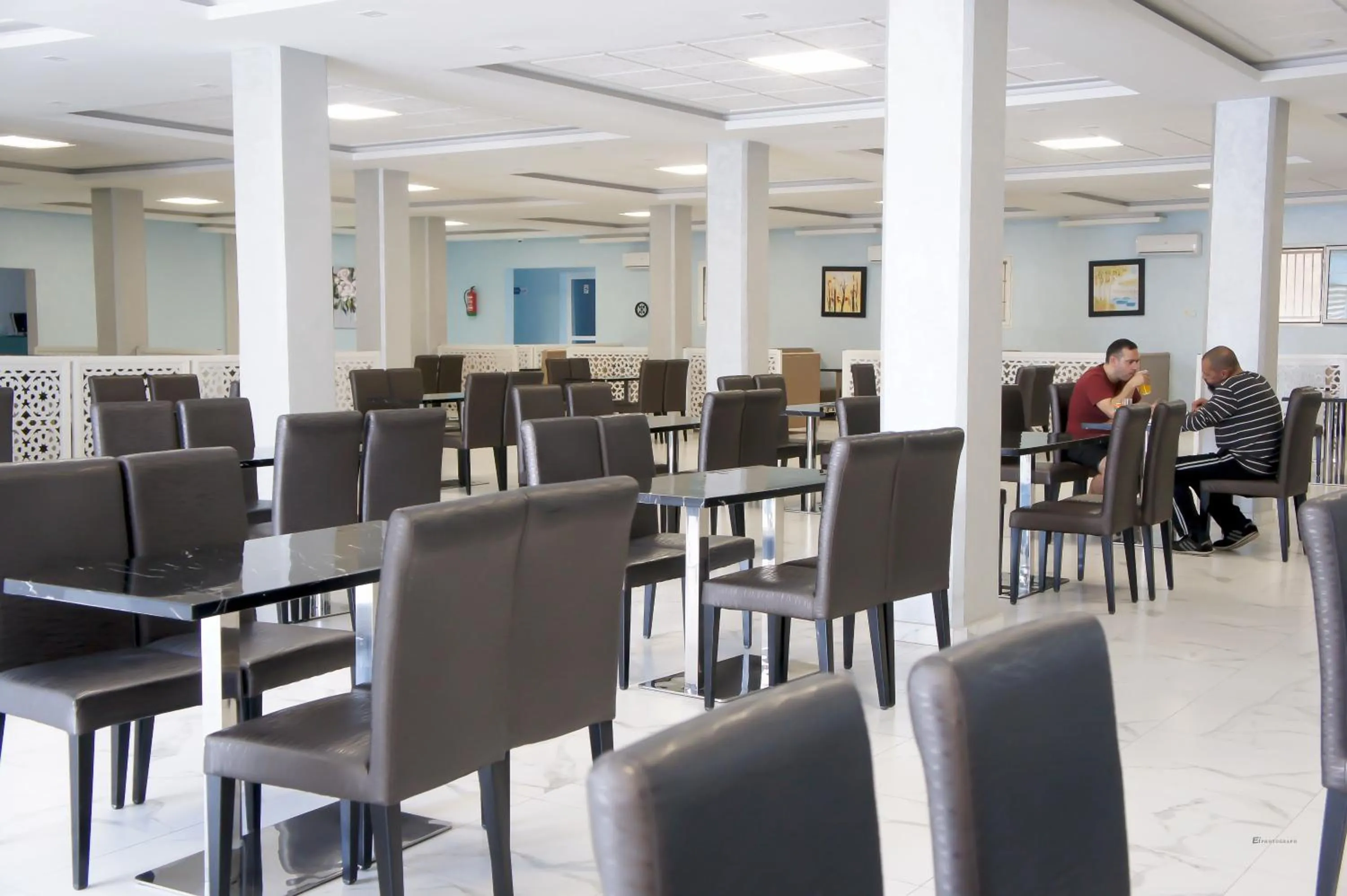 Restaurant/places to eat in Valencia Hôtel & Appartements