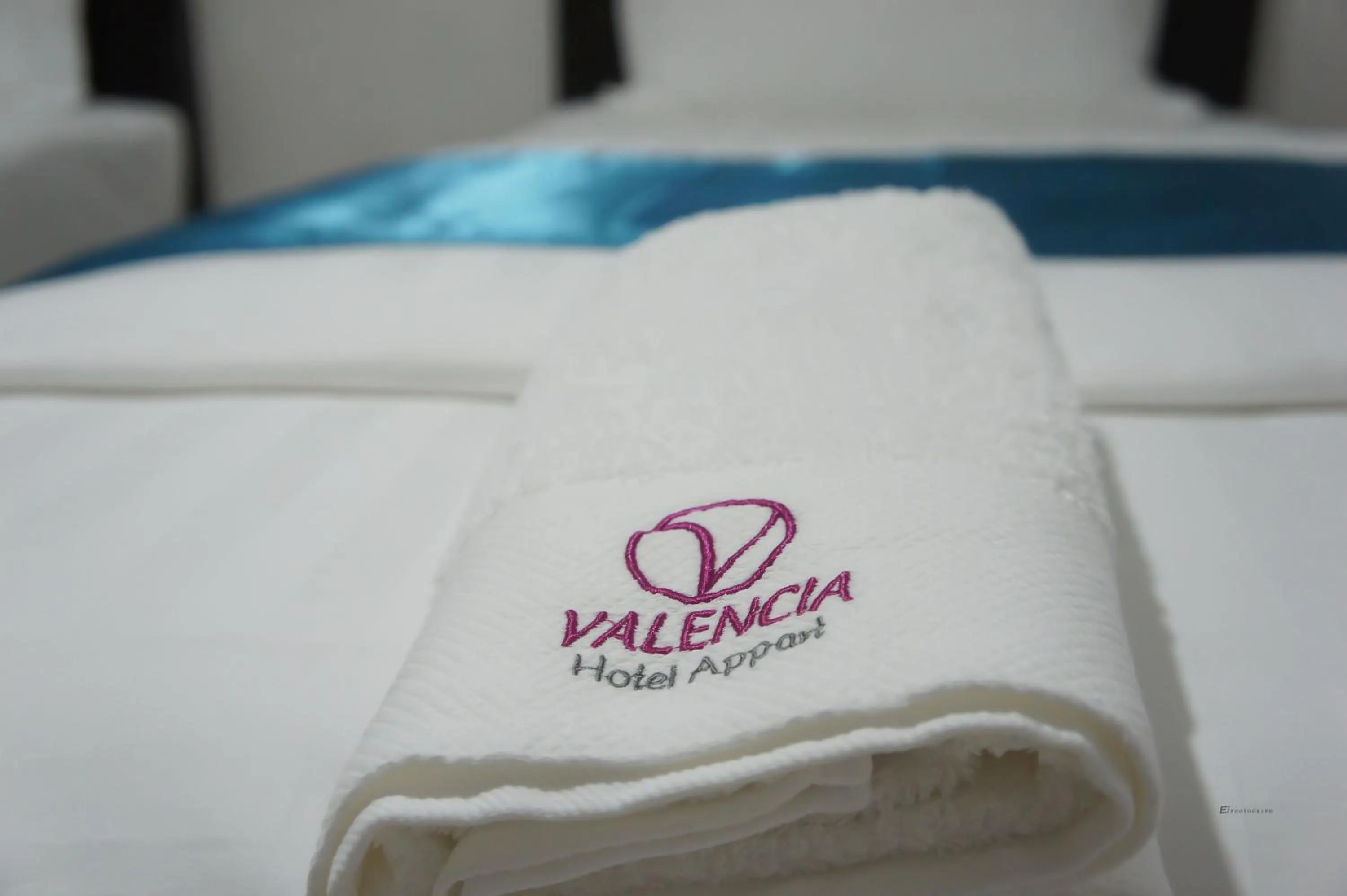 Property logo or sign, Bed in Valencia Hôtel & Appartements