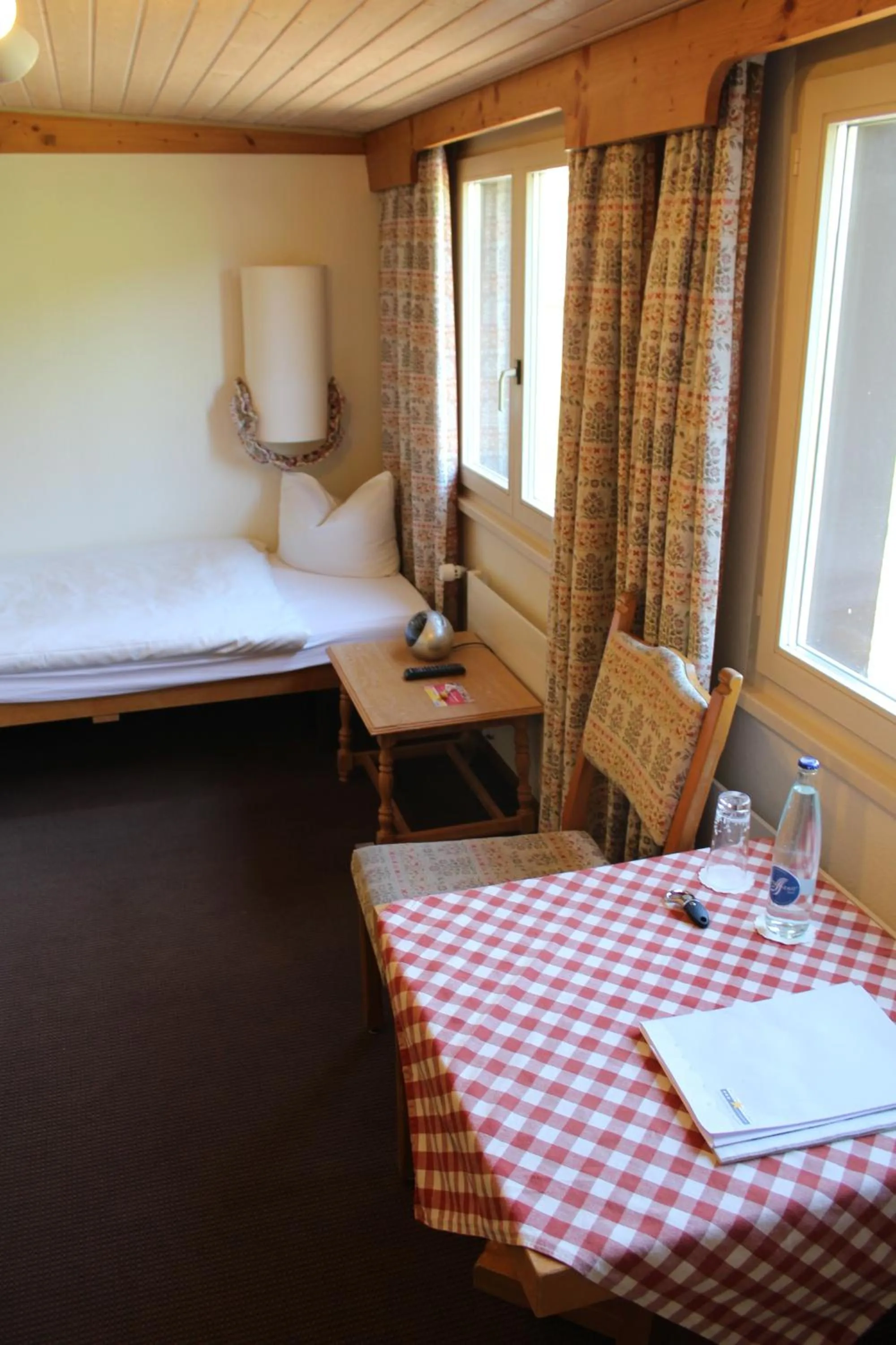 Photo of the whole room, Bed in Hotel Sternen Unterwasser