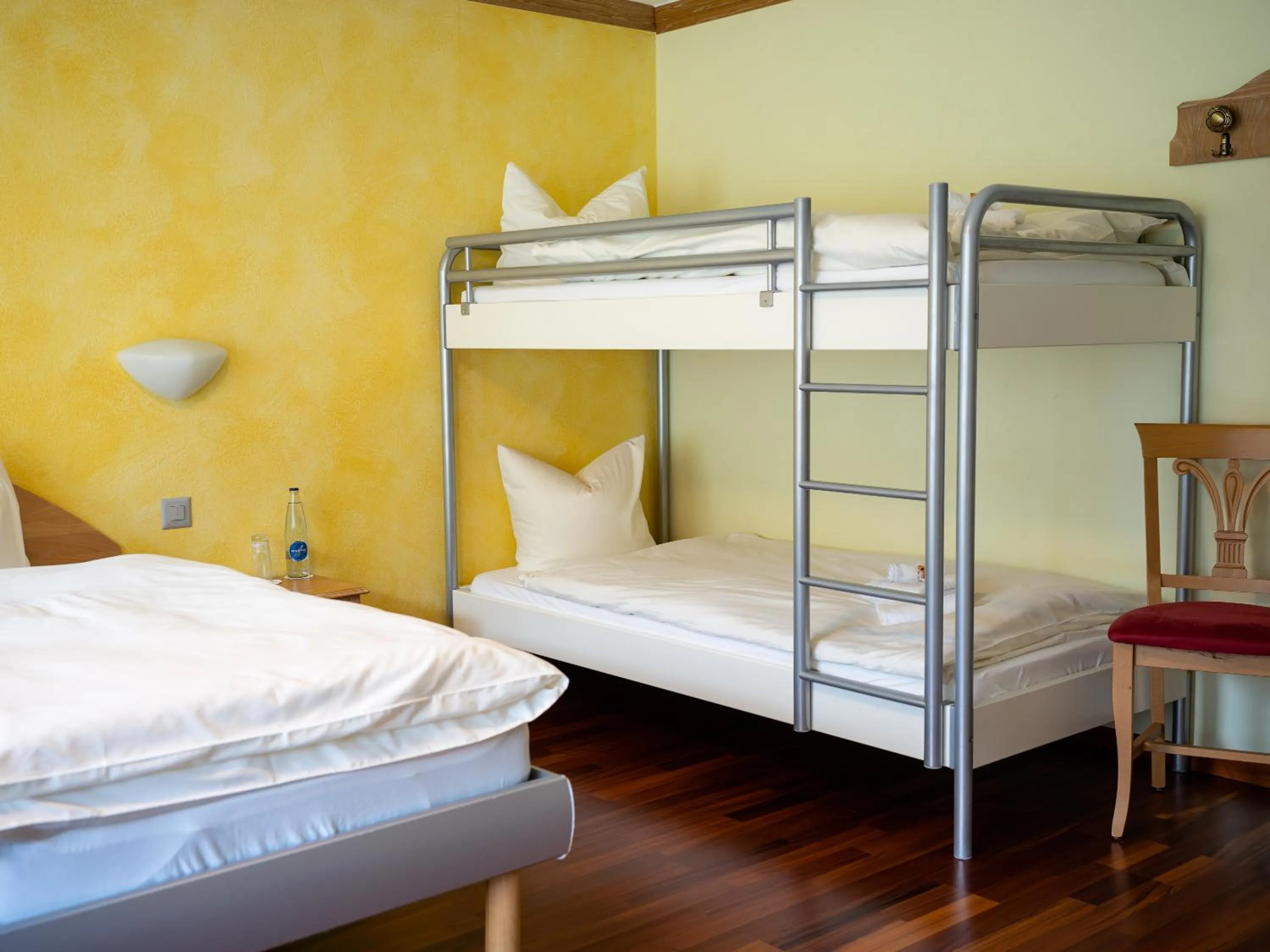 Family, Bed in Hotel Sternen Unterwasser